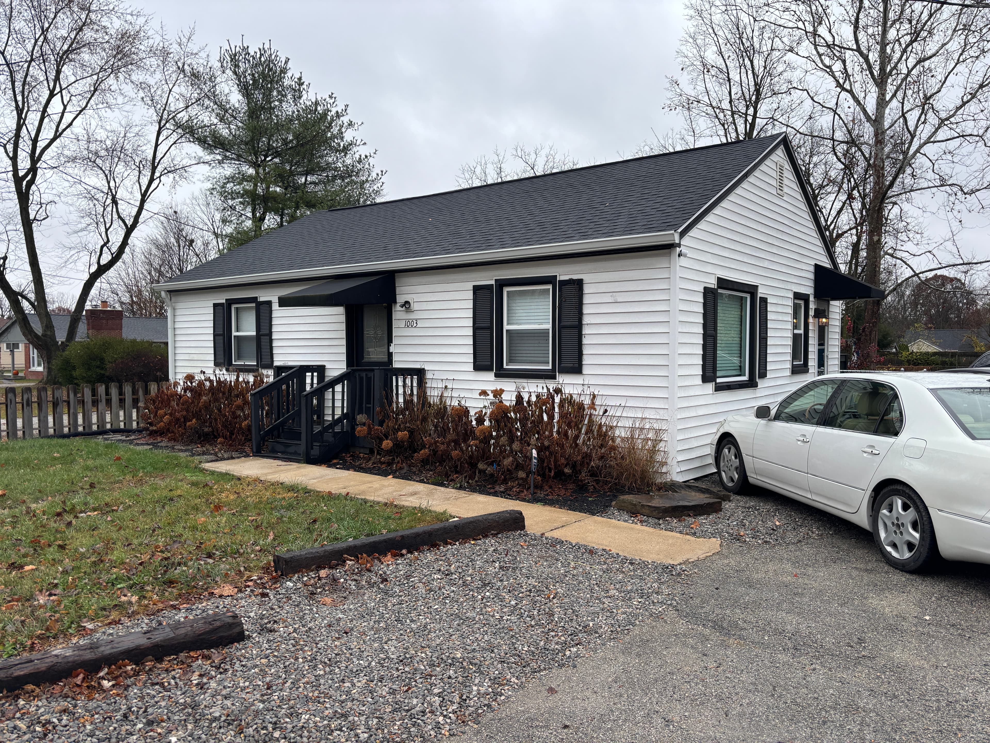 Indy Golf Den - Image 3