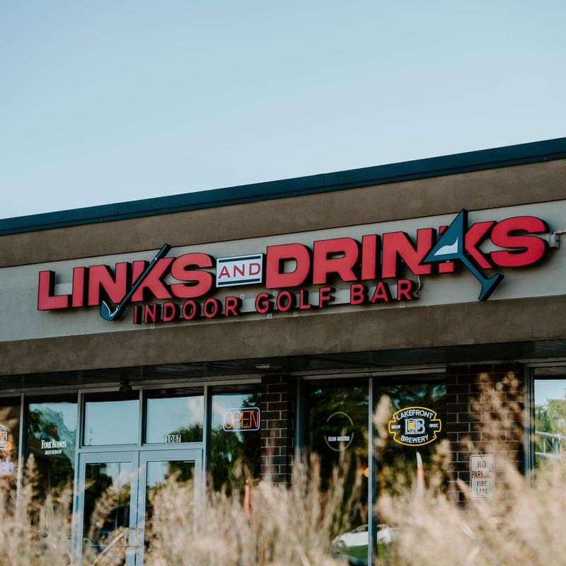 Links and Drinks Indoor Golf and Sports Bar - Image 1