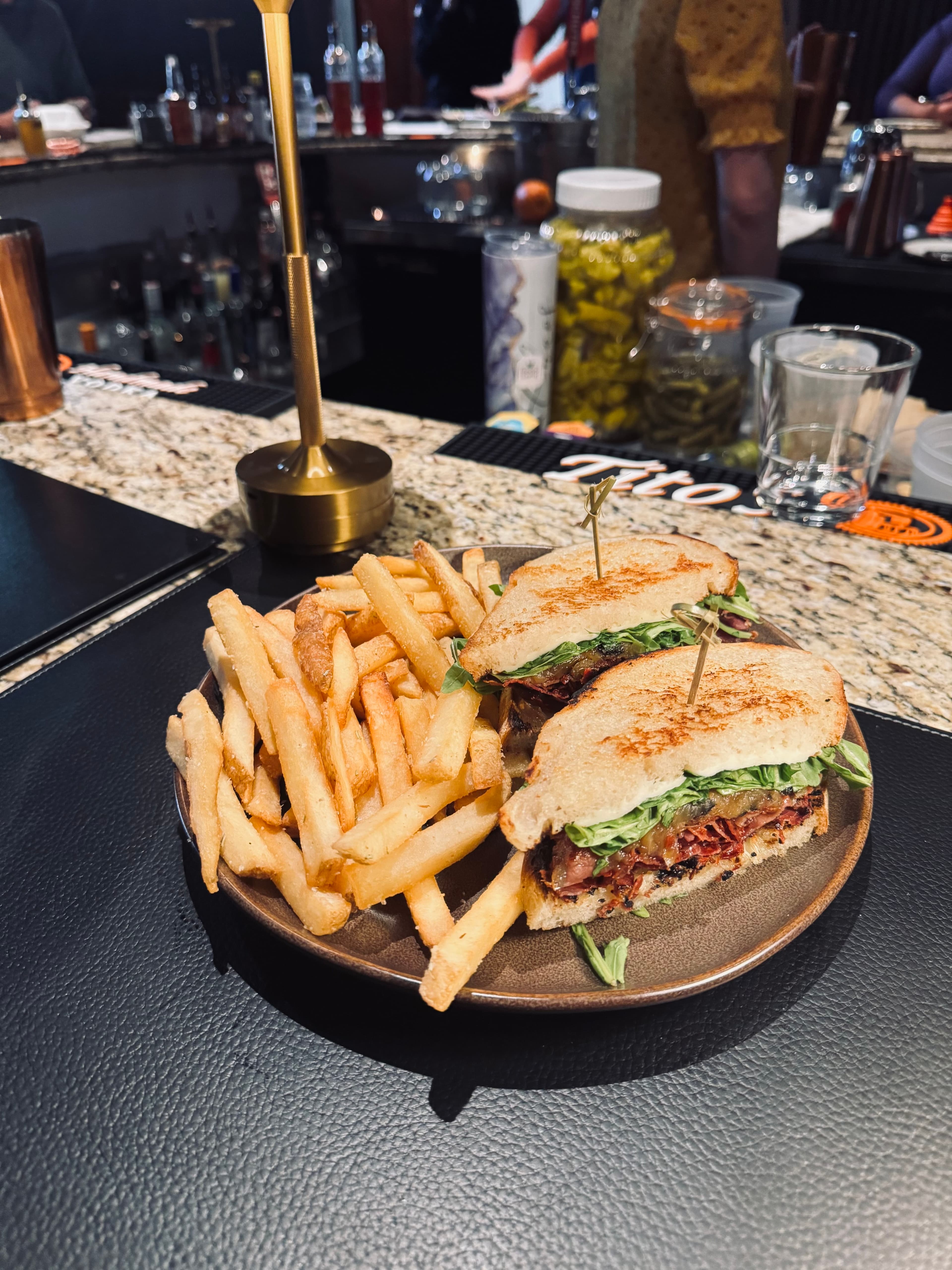 Stingers Golf Lounge - Restaurant, Bar & Simulators - Image 10