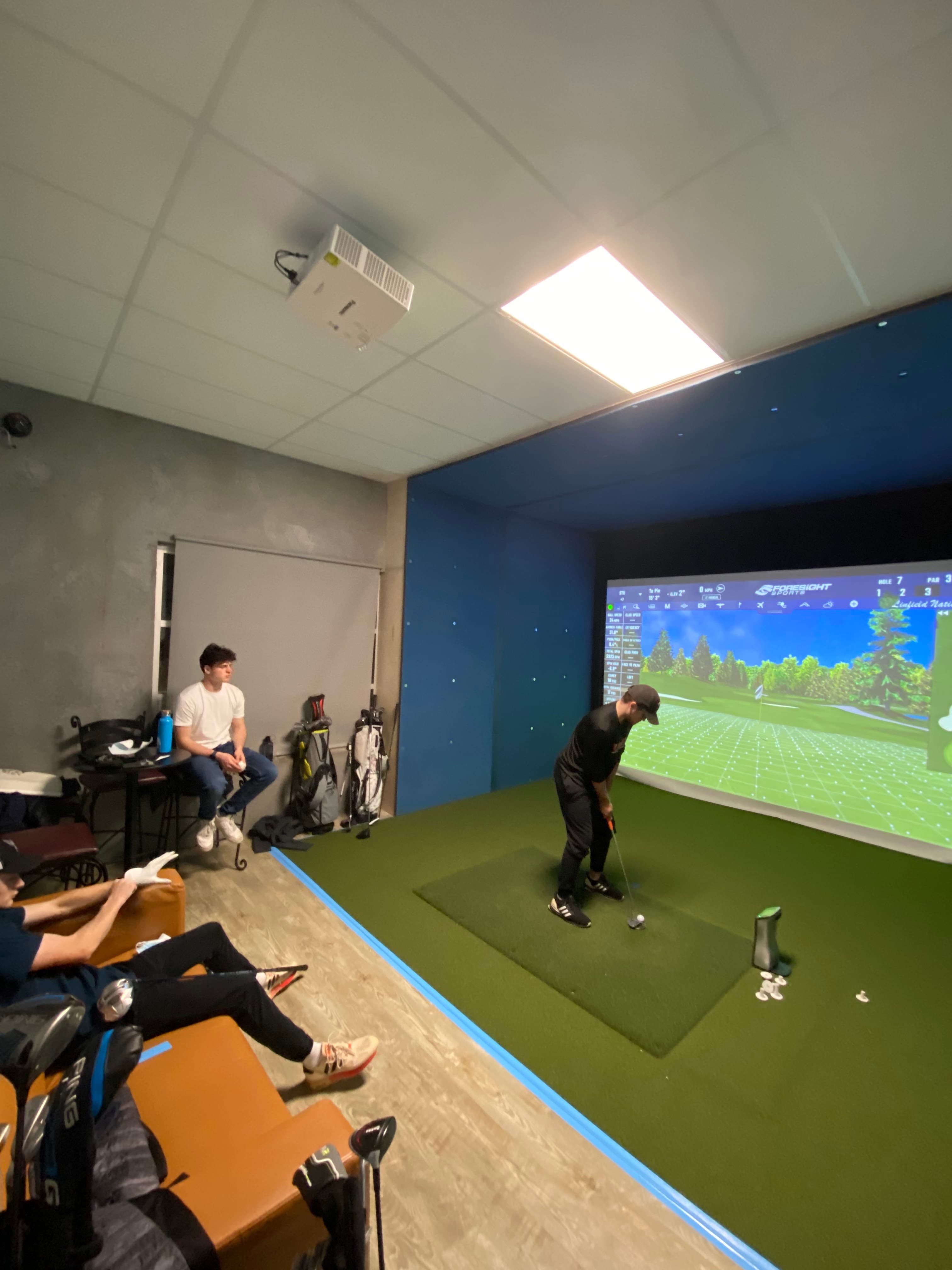 Squamish golf simulators - Image 1