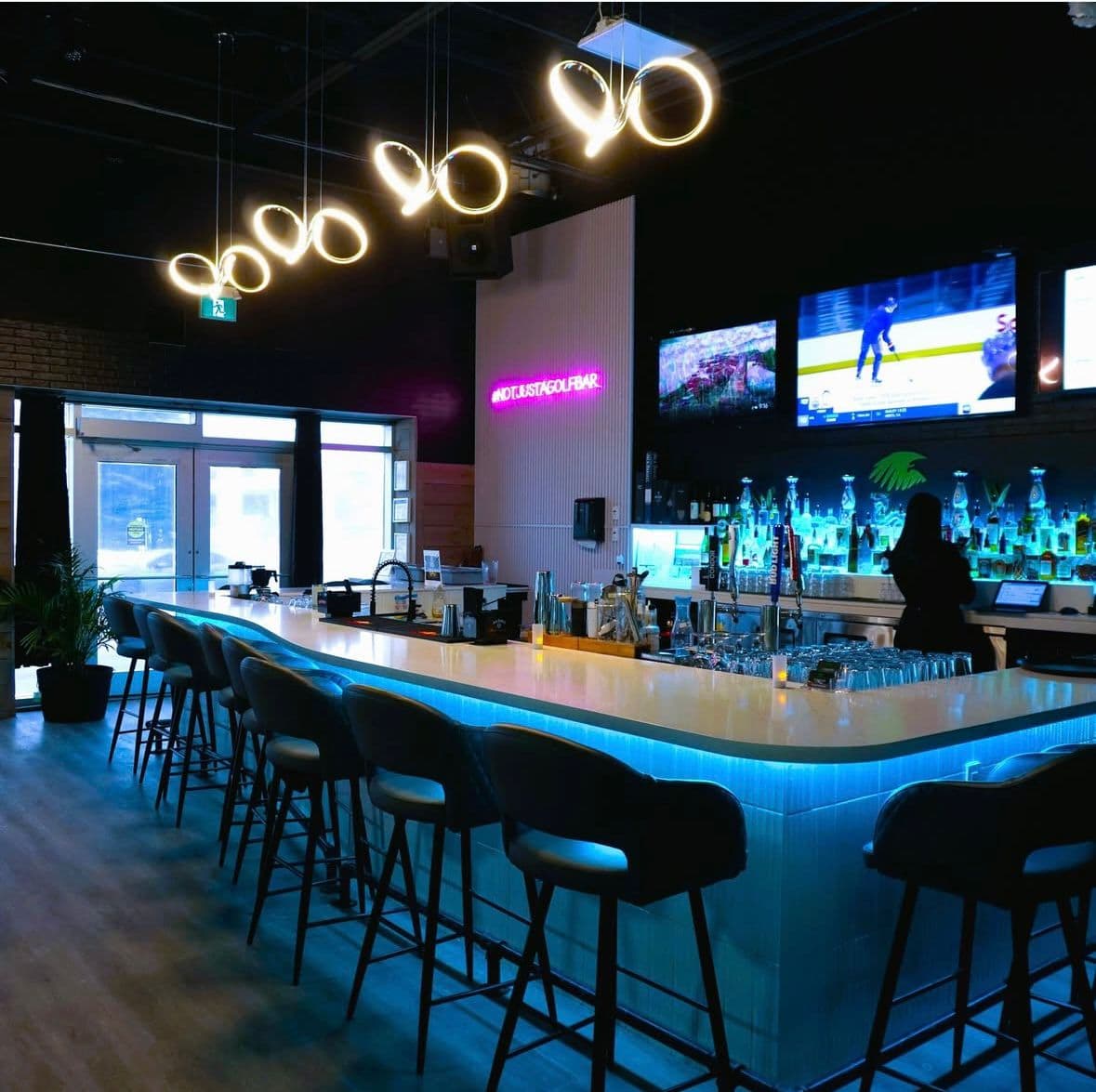 Condor Lounge & Condor Golf Bar - Image 4