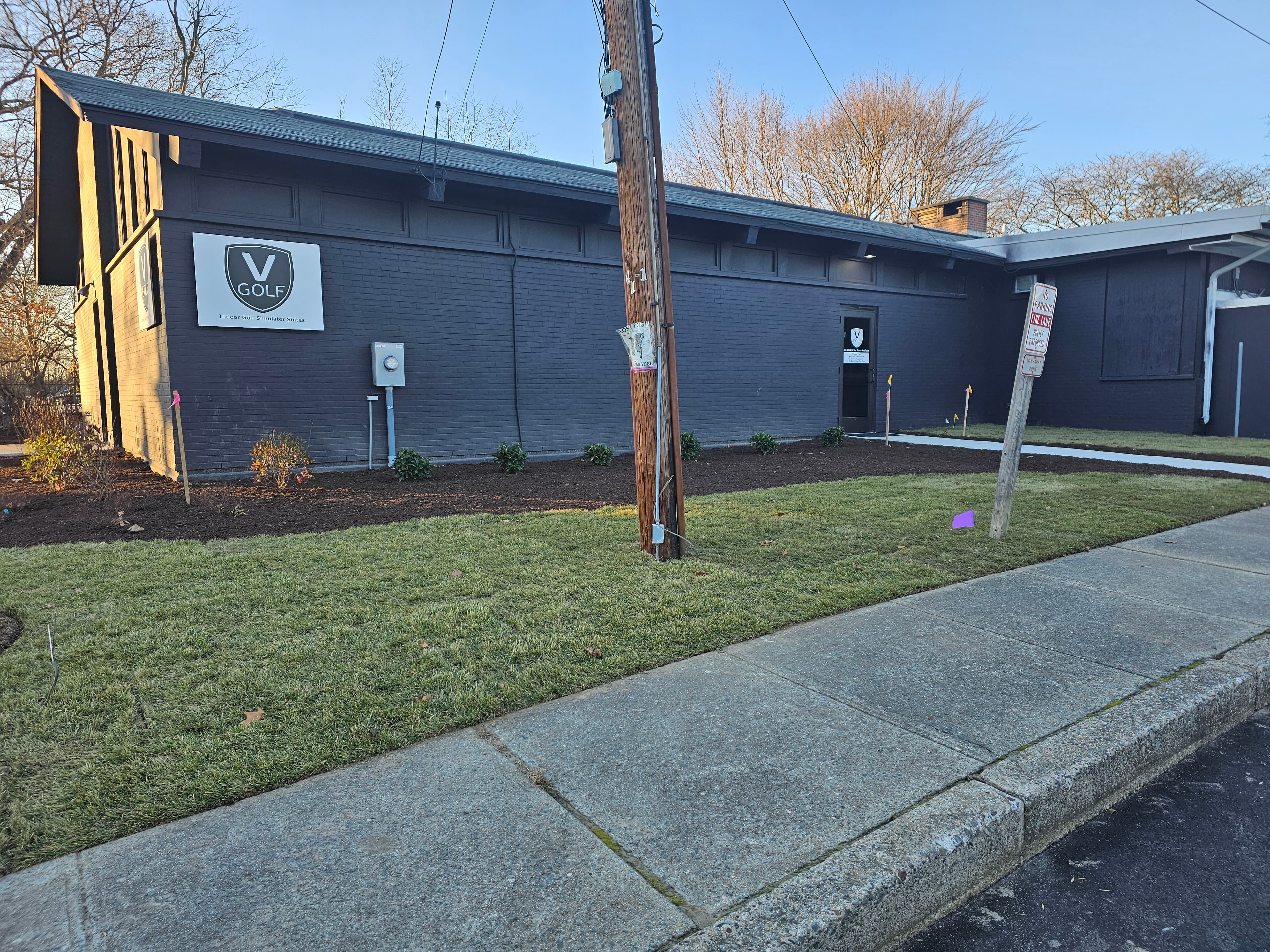 V Golf Indoor Golf Simulator Suites - Image 10