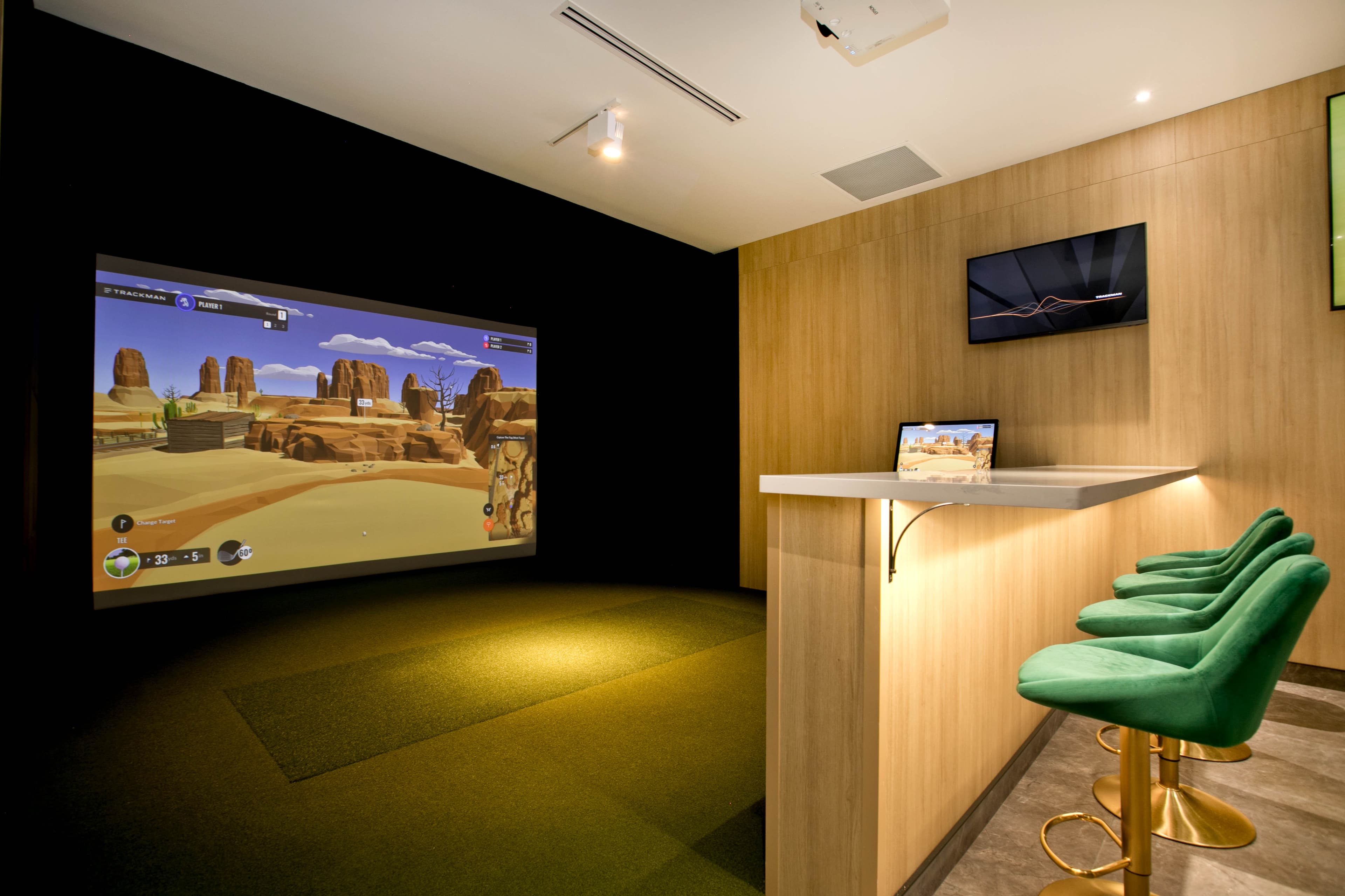 Golf Home & Lounge - Image 5