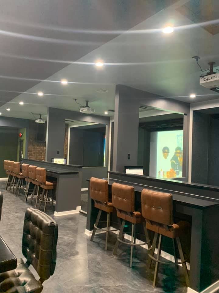 Longshots Sports Bar - Image 8