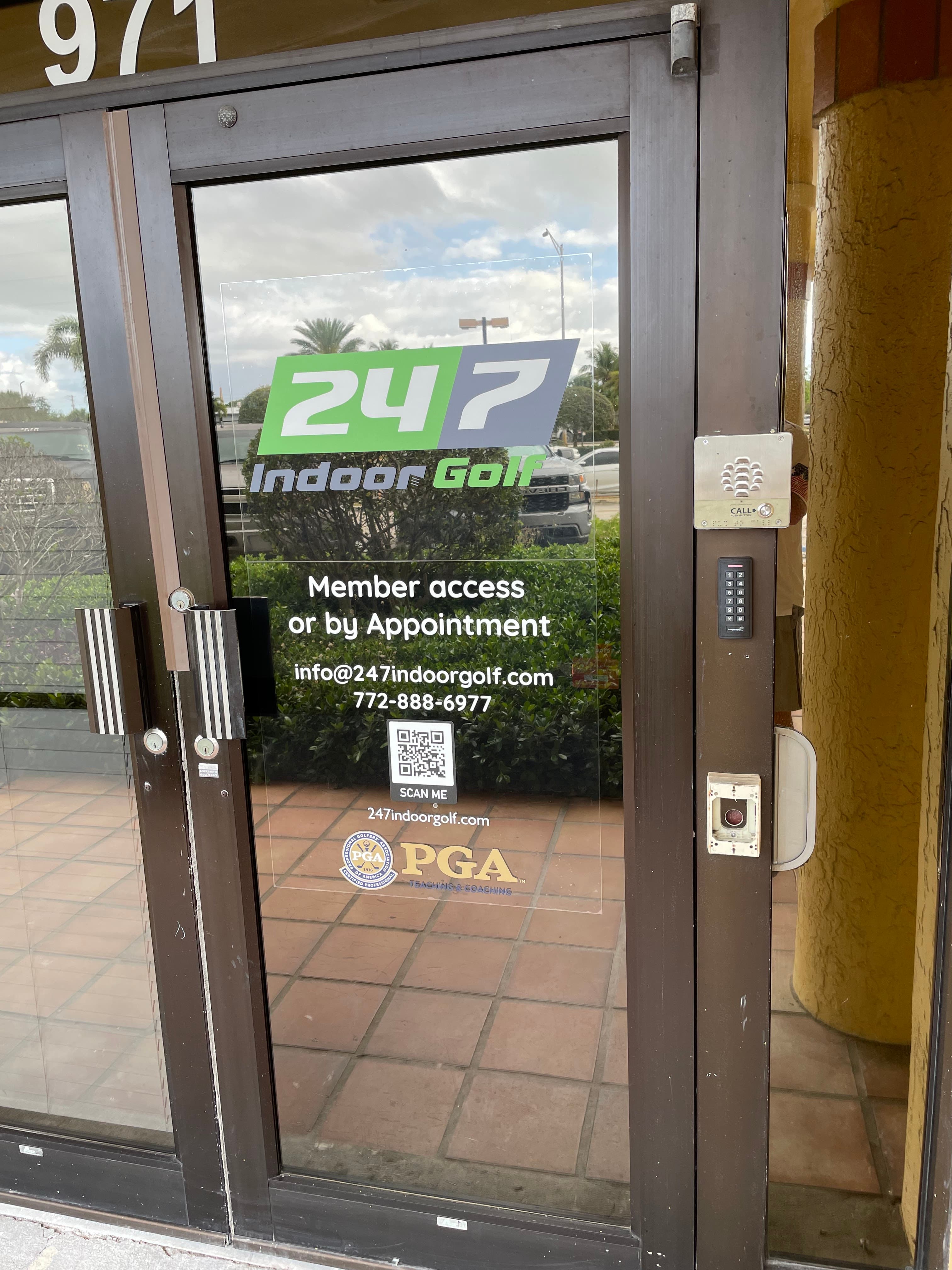 247 Indoor Golf - Image 2