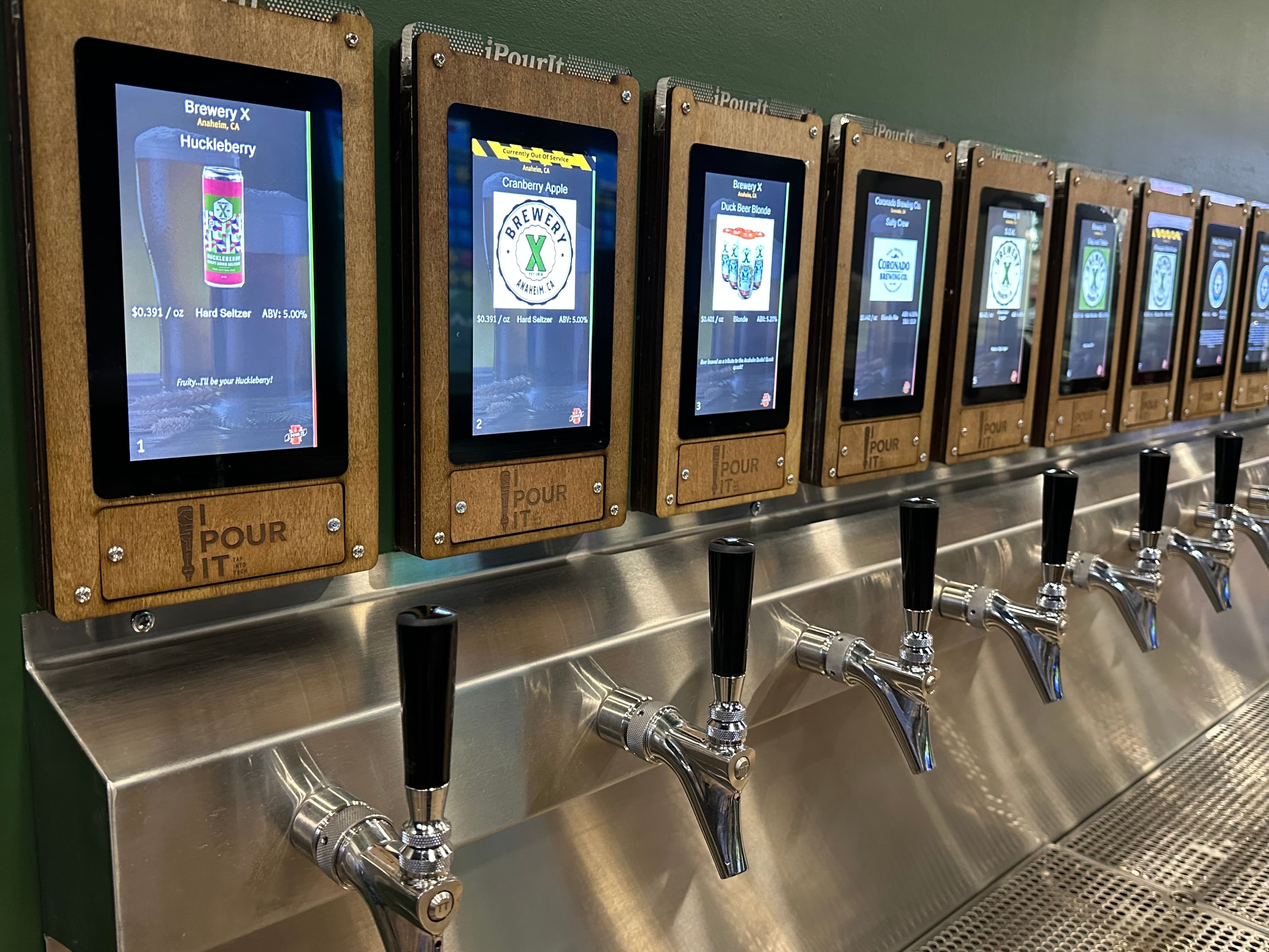 Smash Factor Virtual Golf and Lounge - Image 7