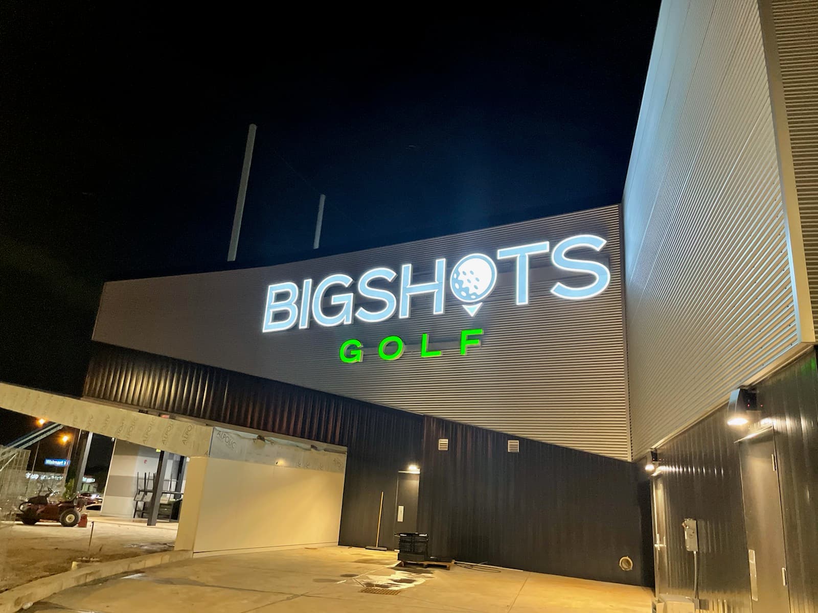 BigShots Golf Springfield - Image 1