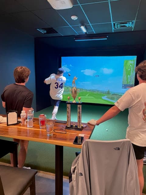 The Clubhouse Indoor Golf - Image 4