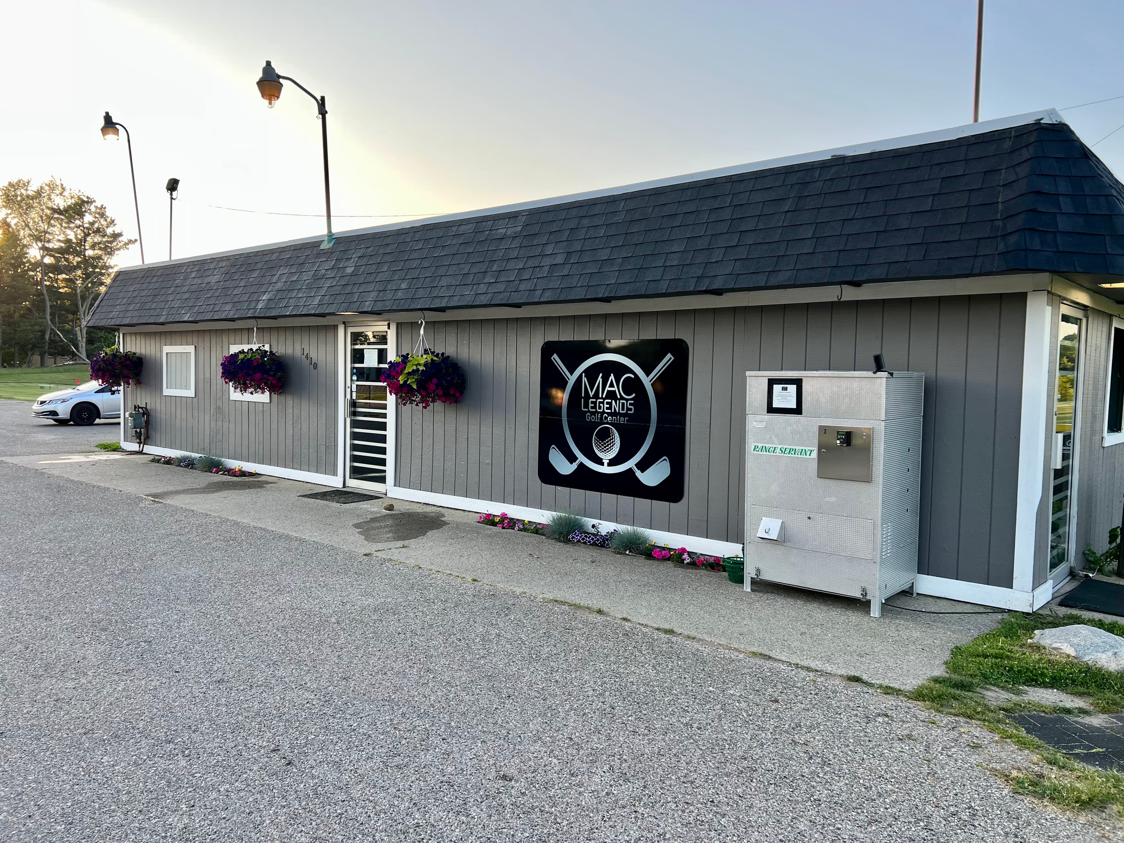 MAC Legends Golf Center - Image 3