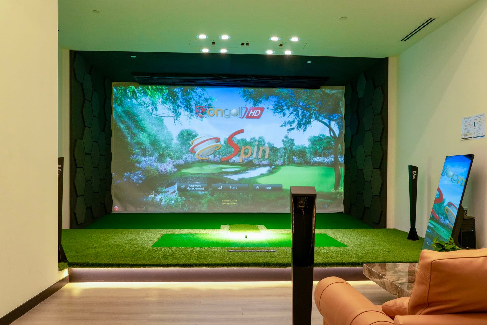 Ultimate Golf Lounge - Image 3