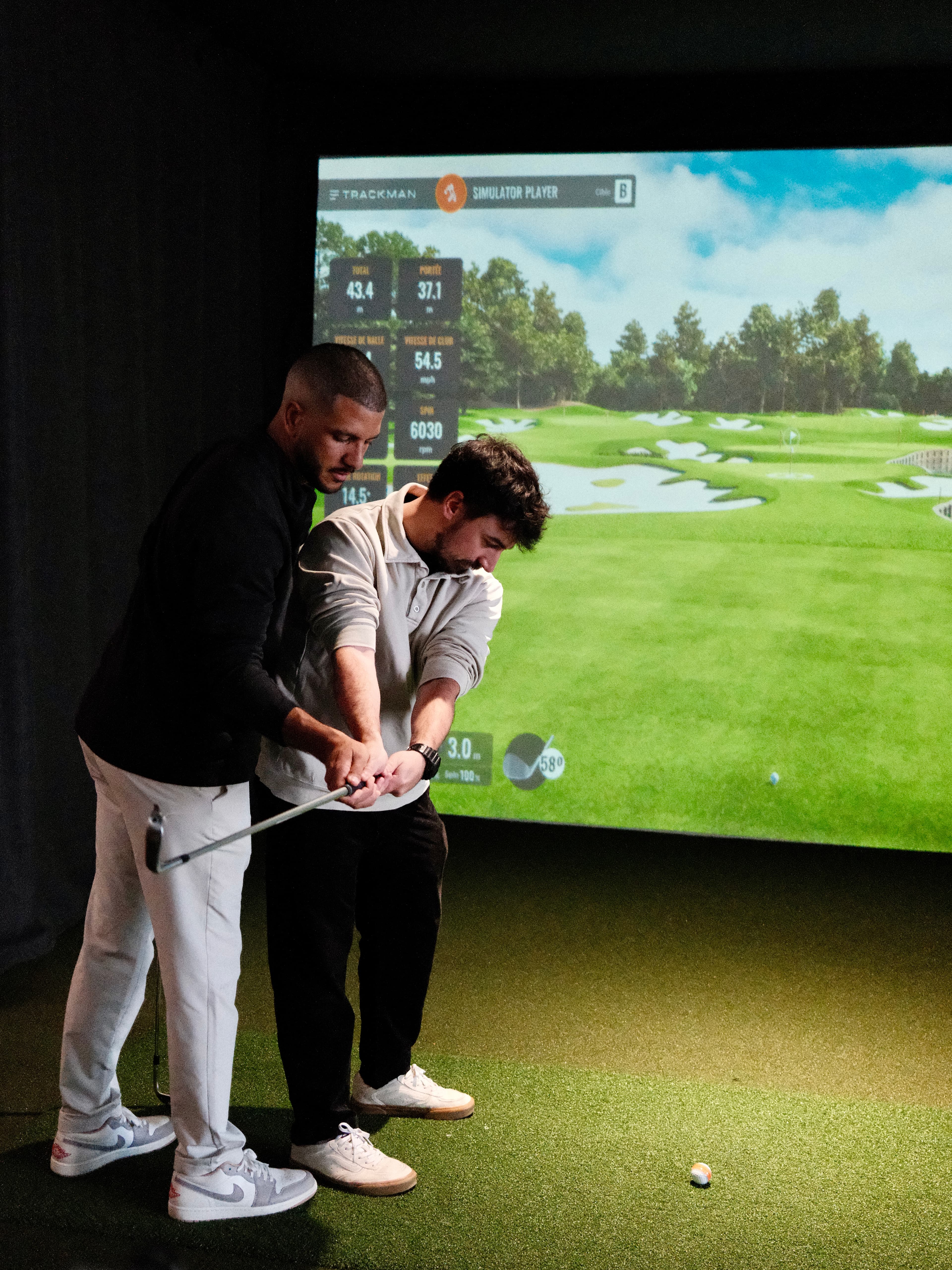 Indoor Golf Club - Image 4
