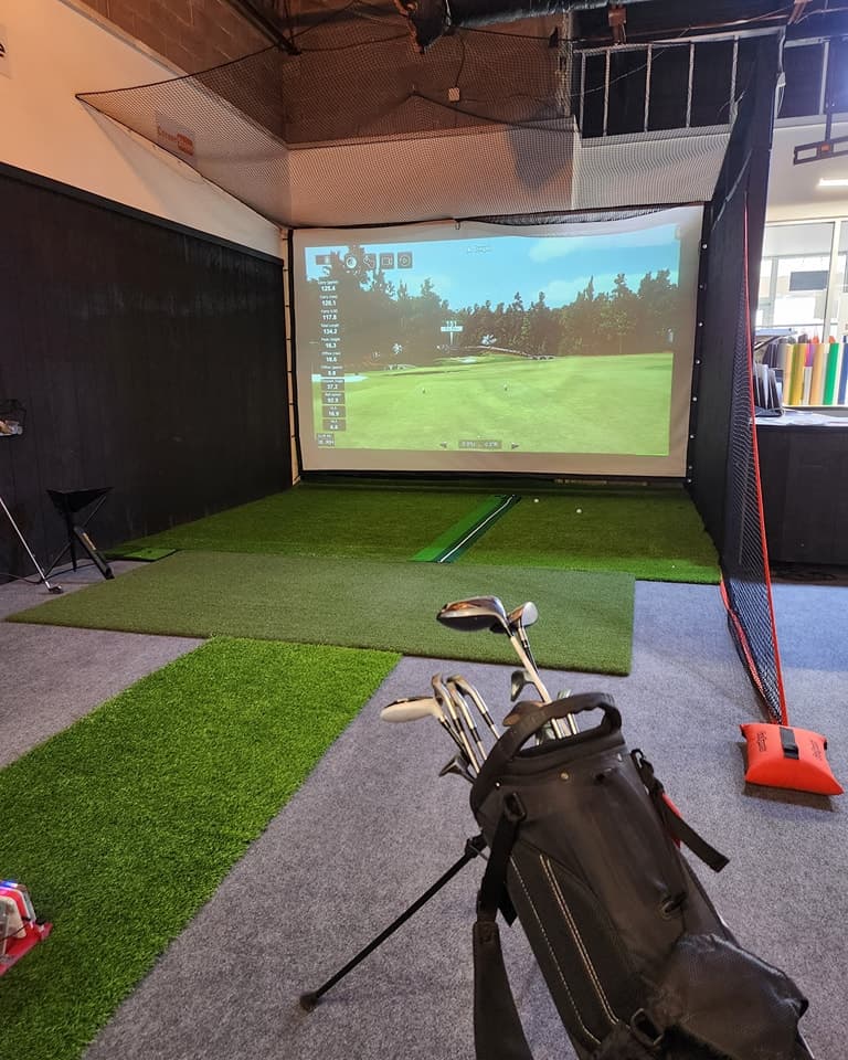 TeeShotz Indoor Golf - Image 10