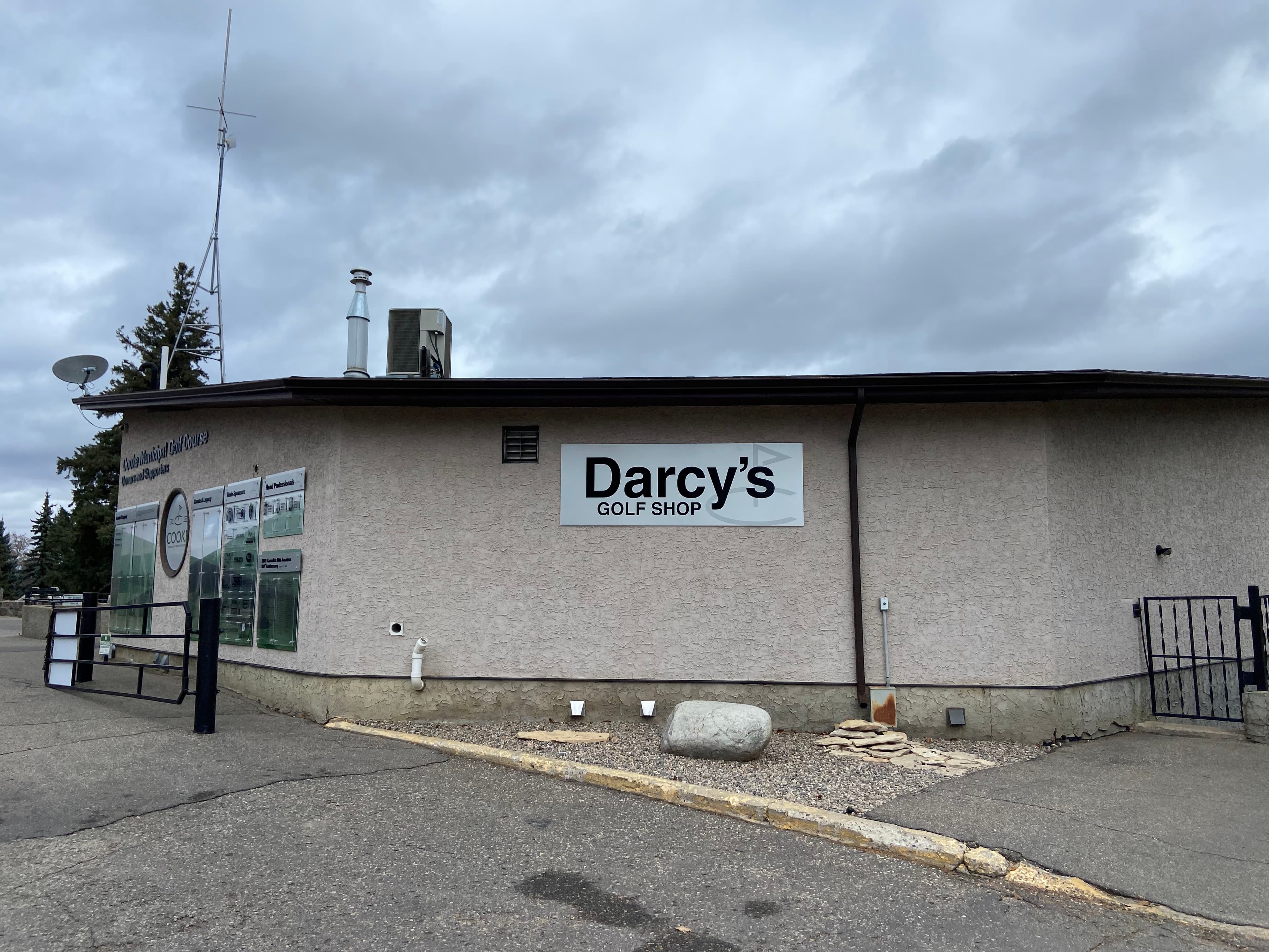 Darcy's Golf Shop Ltd. - Image 6