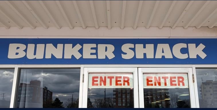 Bunker Shack Indoor Golf + Bar