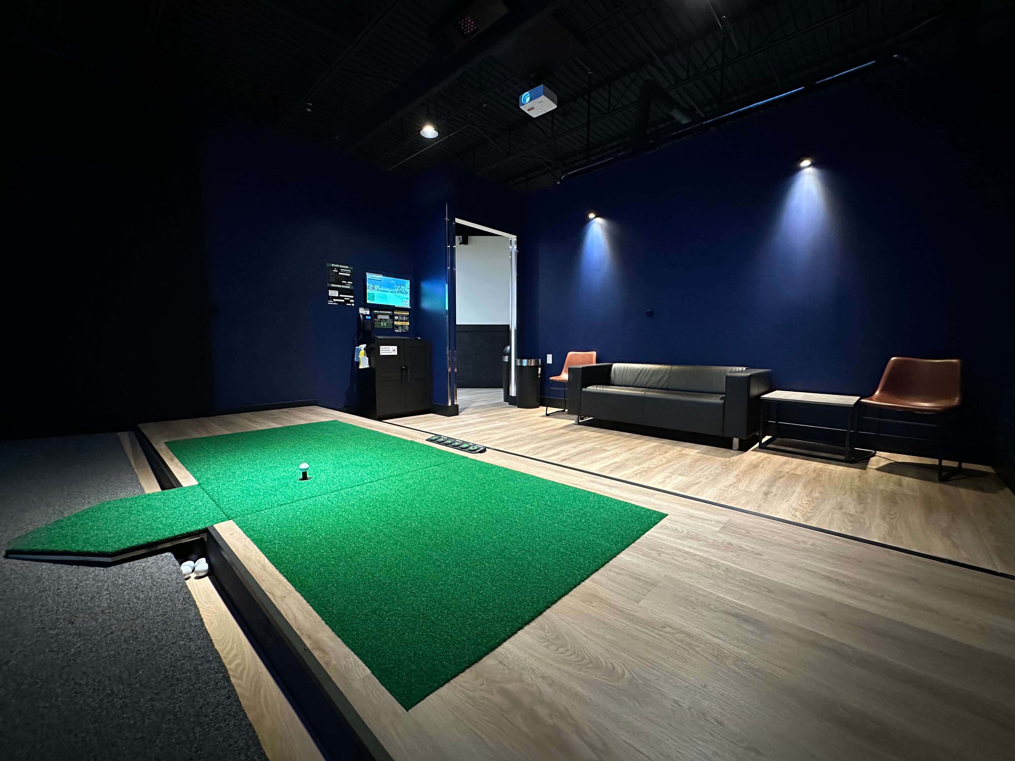 Birdies Indoor Golf - Image 10