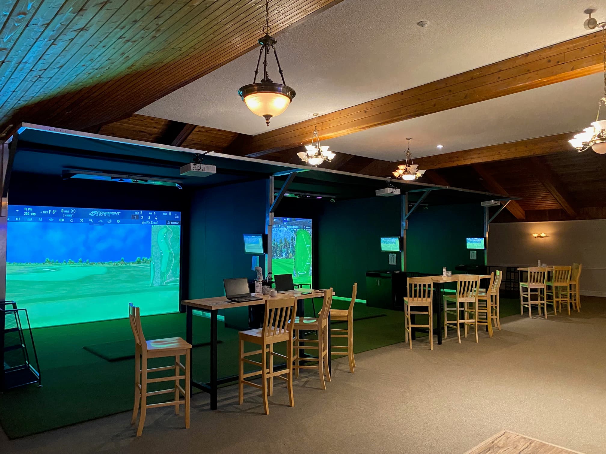 Bunkers Indoor Golf - Beaverdale - Image 1