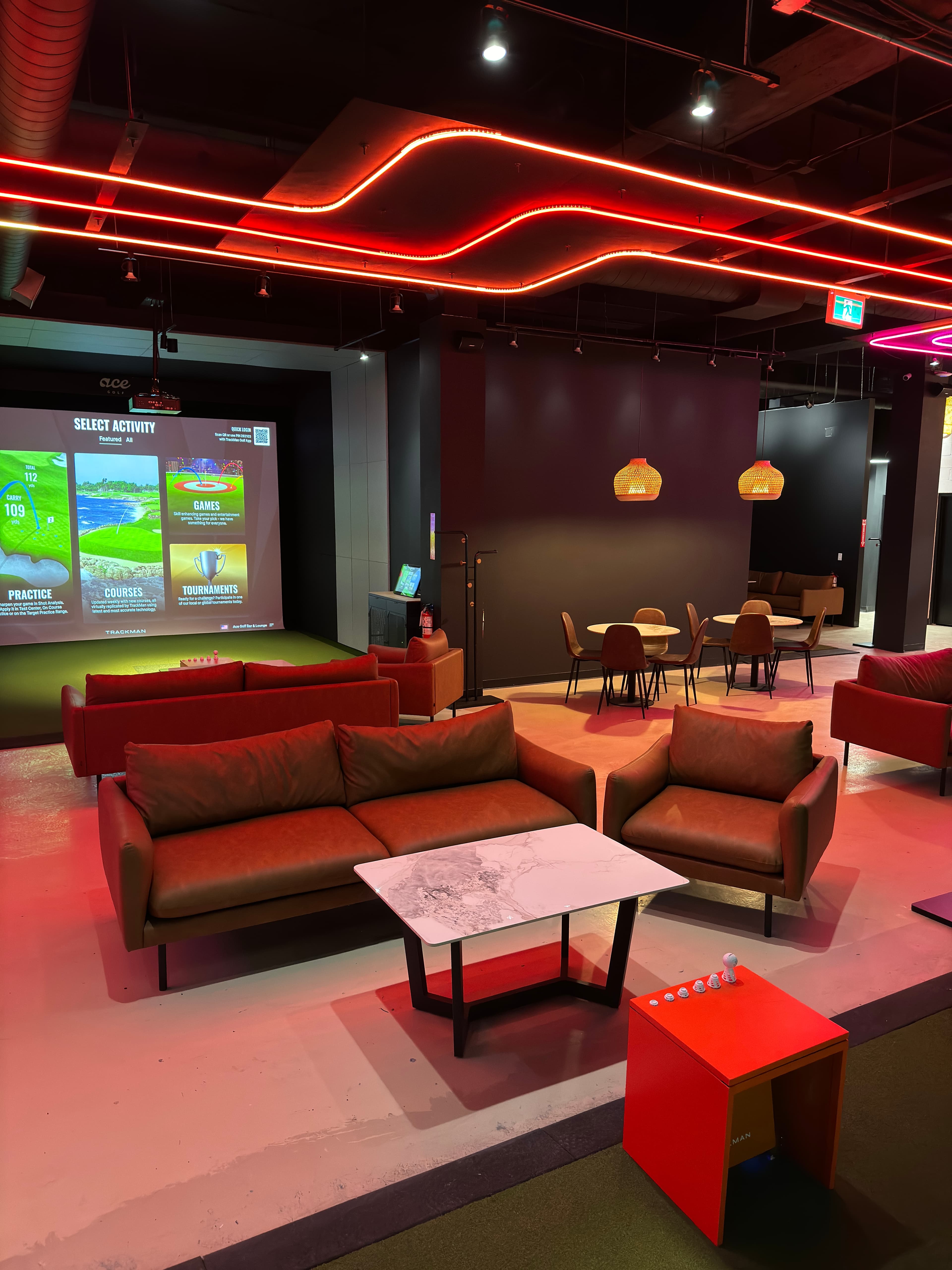 Ace Golf Bar & Lounge - Image 1