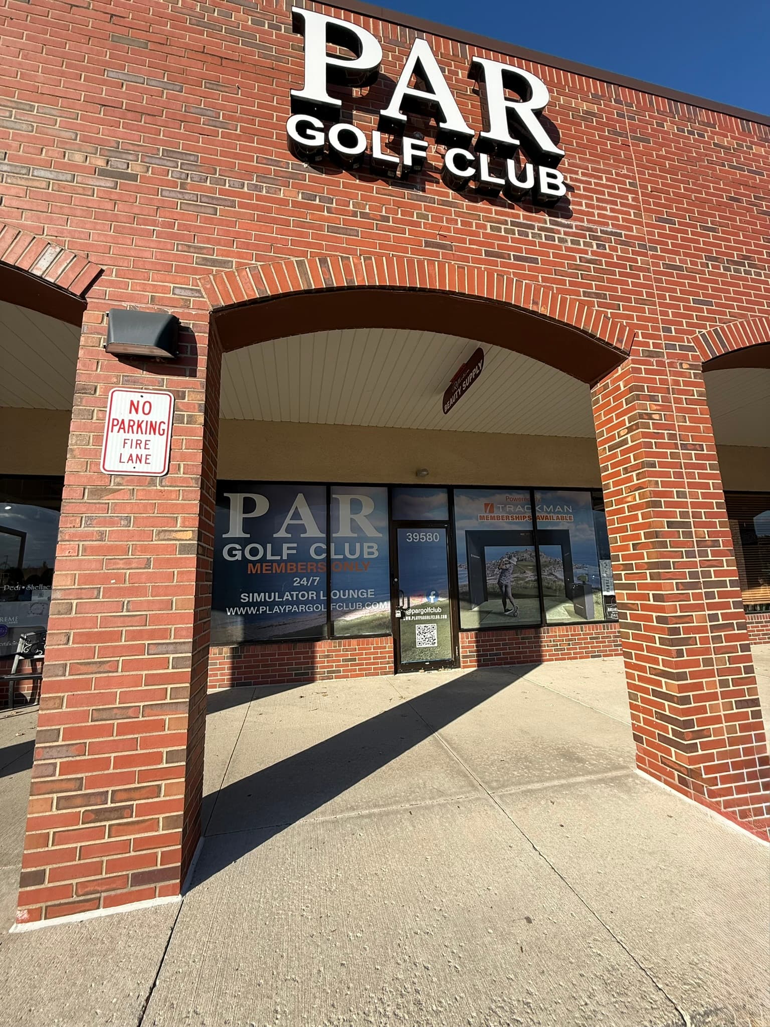 PAR Golf Club - Image 3