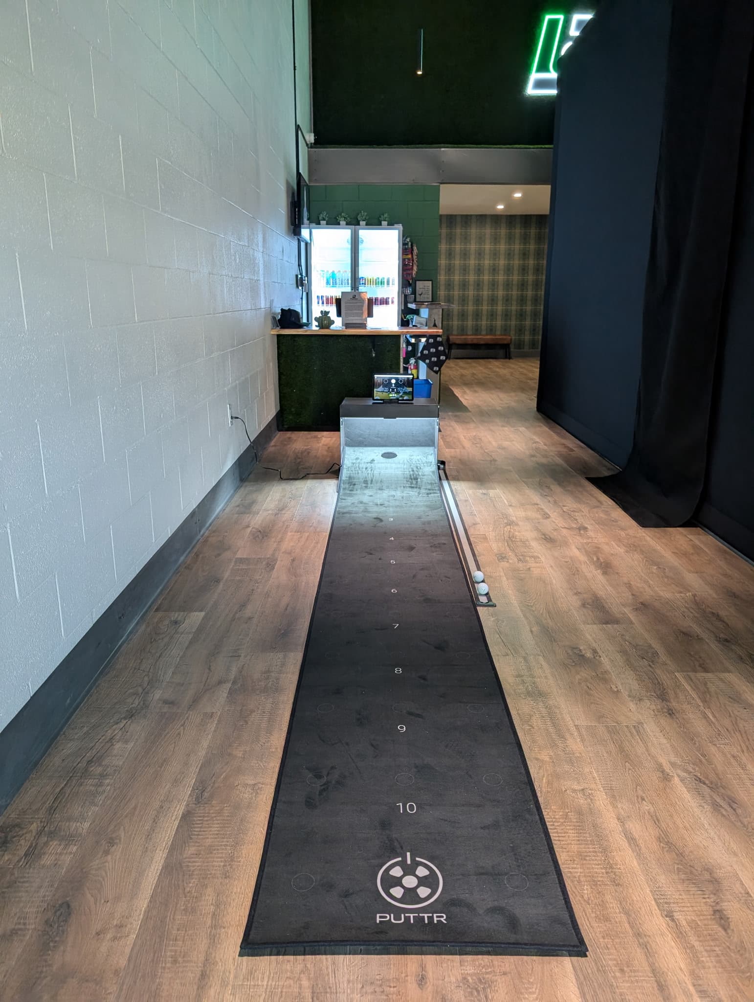 Dryvebox golf lounge lancaster - Image 3