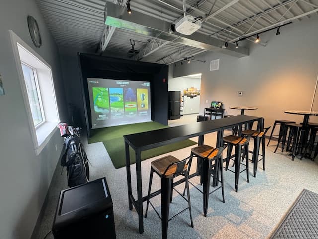 Straight Shots Golf - Image 1