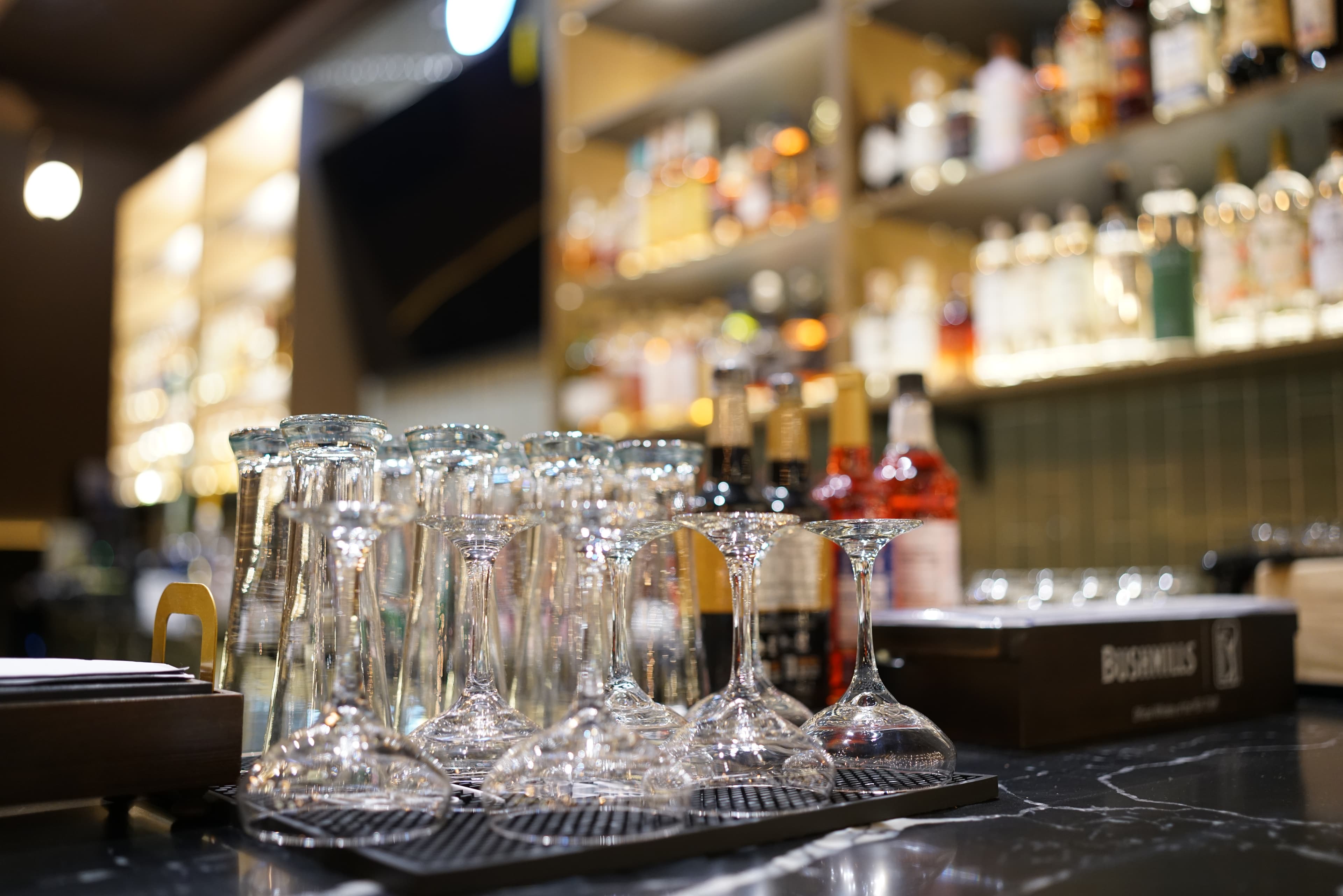 Nice Shot Golf Lounge & Bar - Image 2