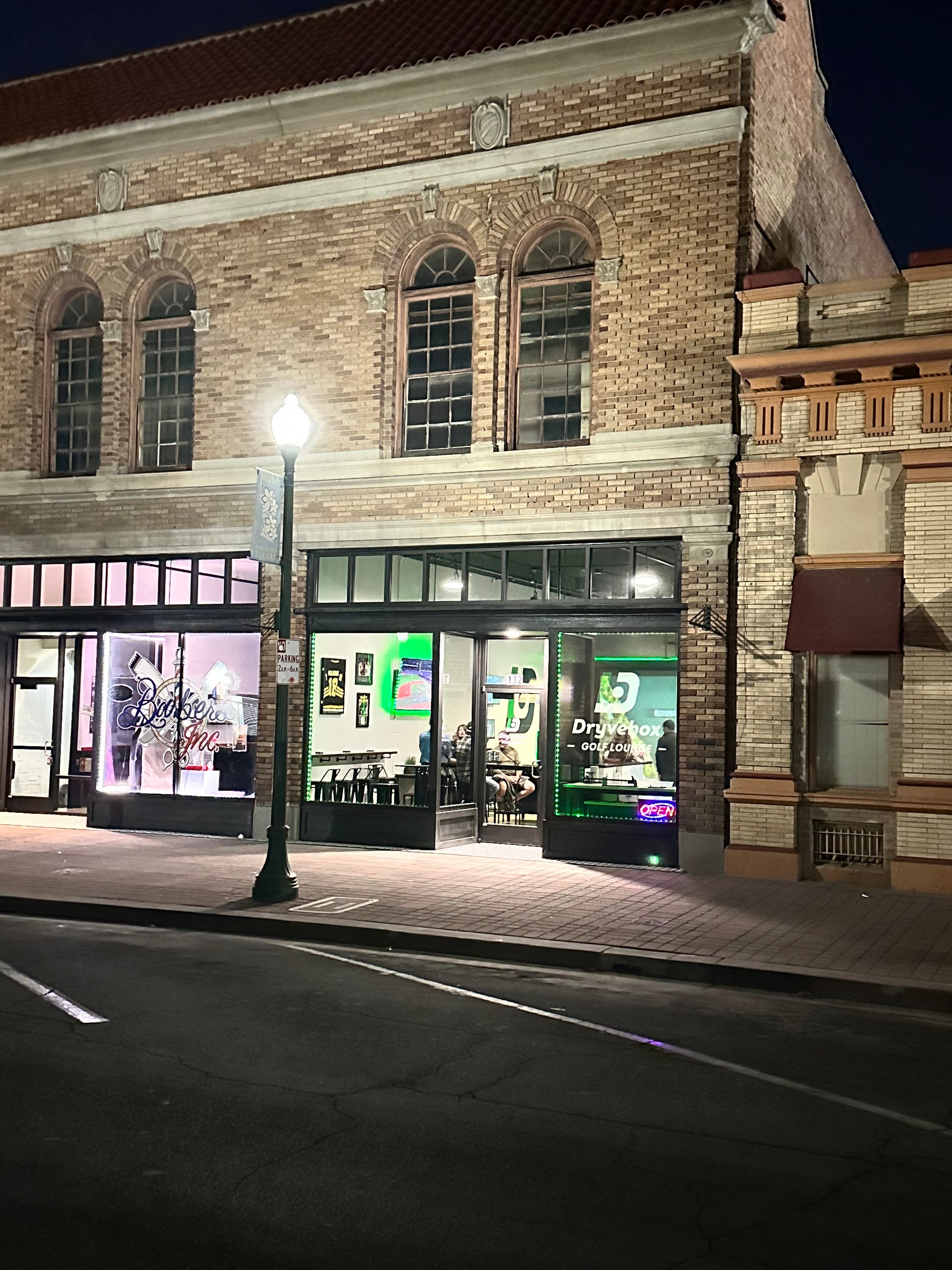 Dryvebox Visalia Tulare - Golf Lounge and Mobile Golf Simulator - Image 5