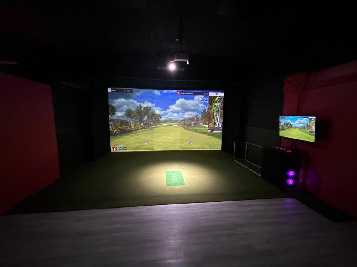 Bullseye Golf Sims Indoor Golf Centre - Image 6