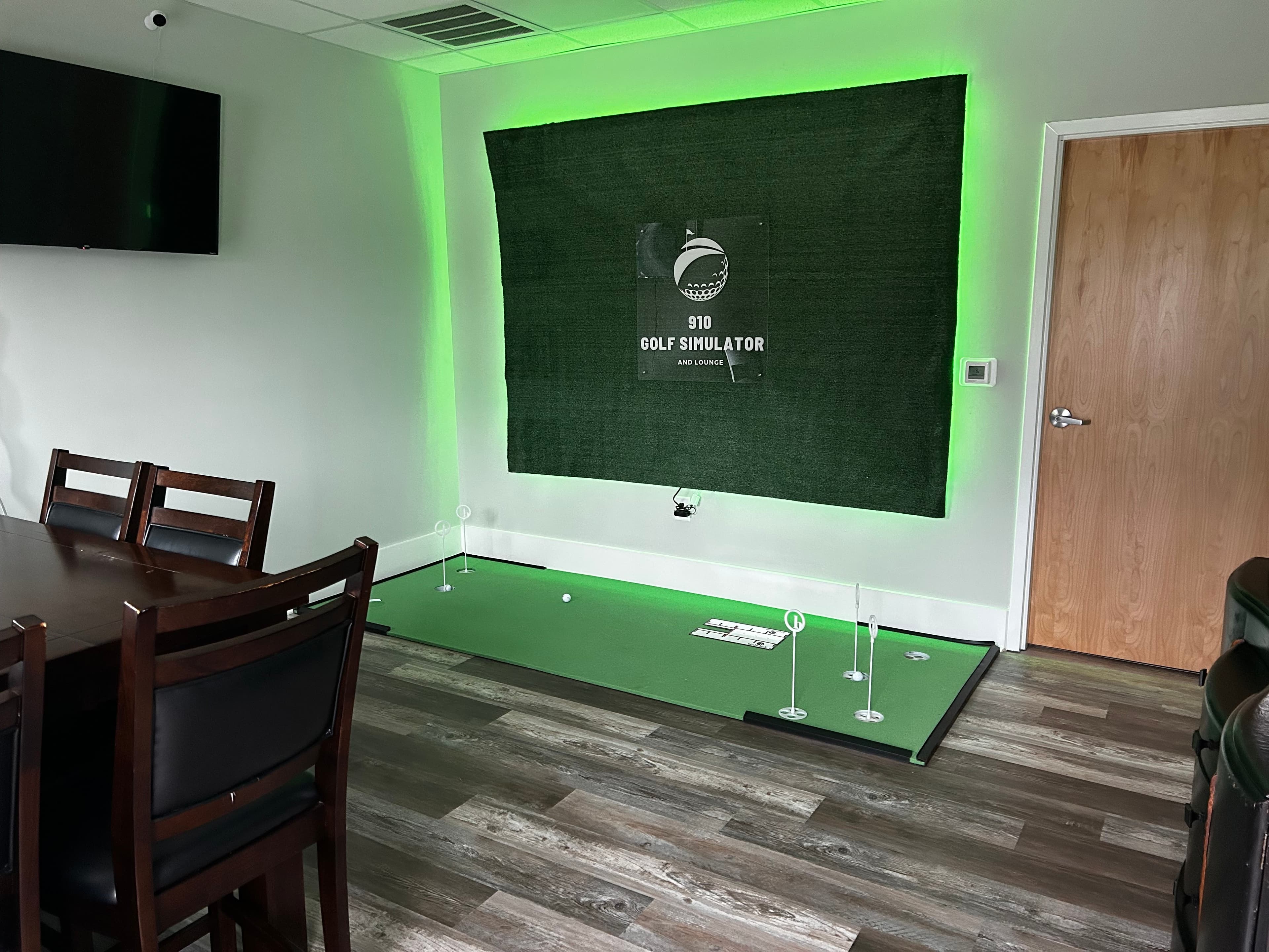 910 Golf Simulator and Lounge - Image 10