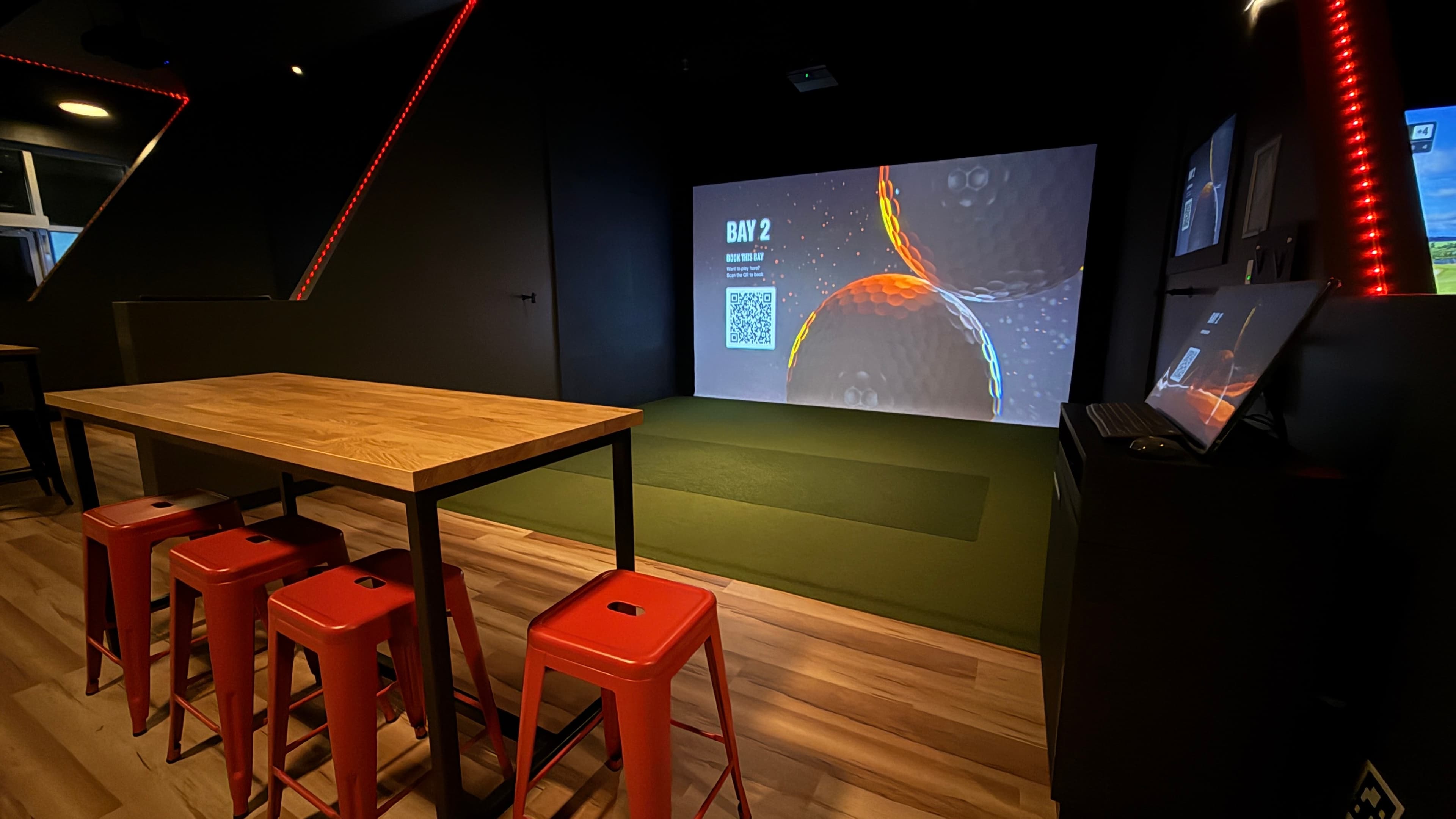 7 IRON Golf Simulator 24/7 - Image 1