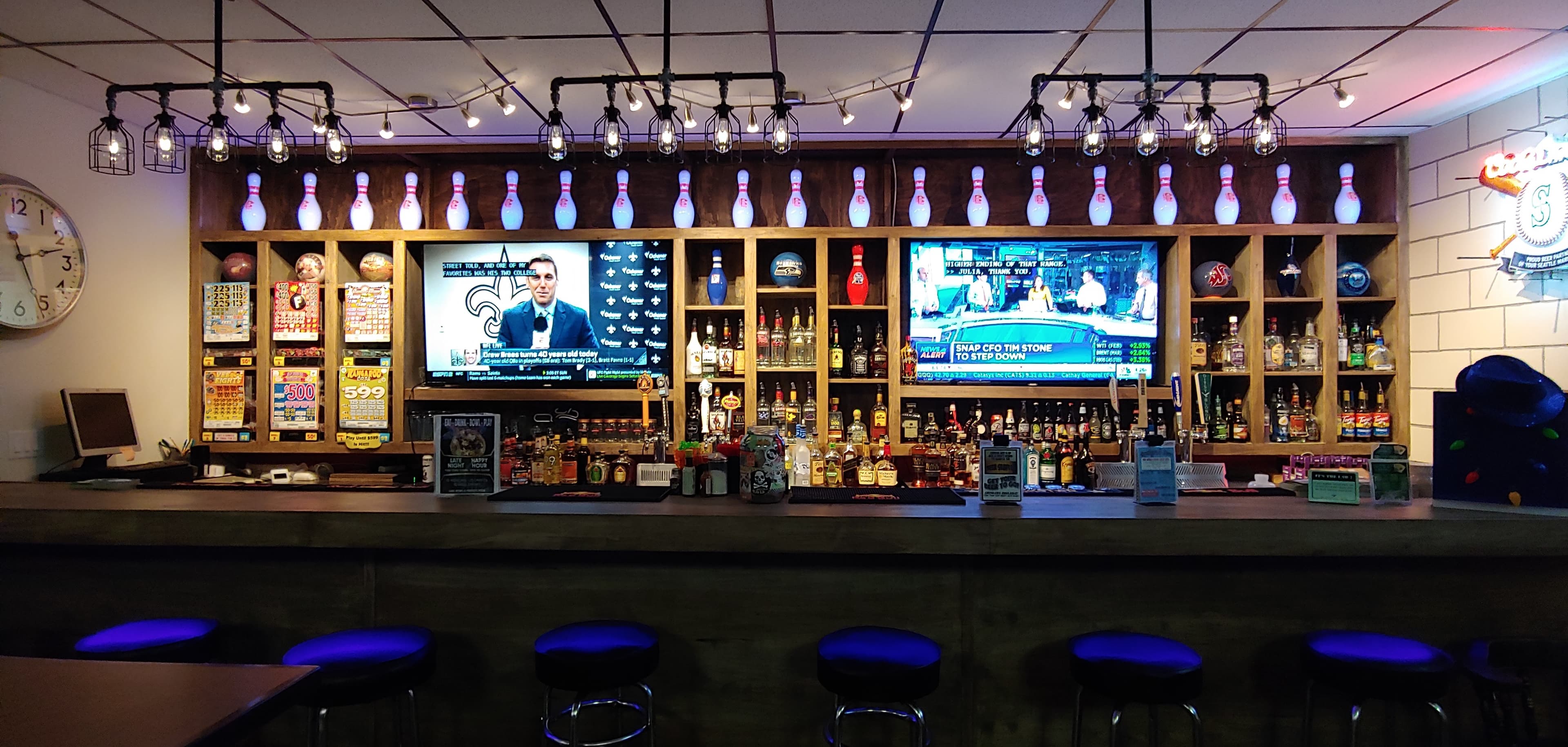 Oak Bowl & Mario's Pizza - Image 3