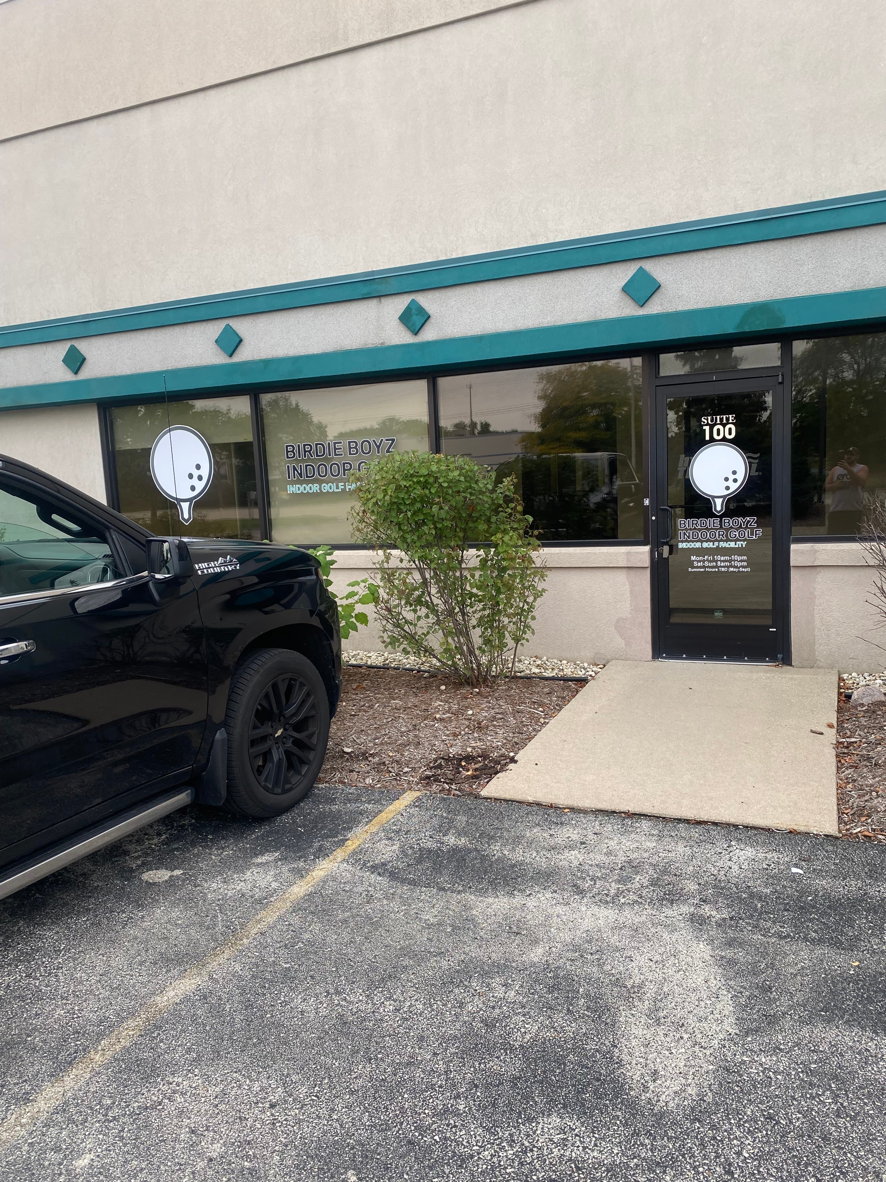 Birdie Boyz Indoor Golf - Image 3