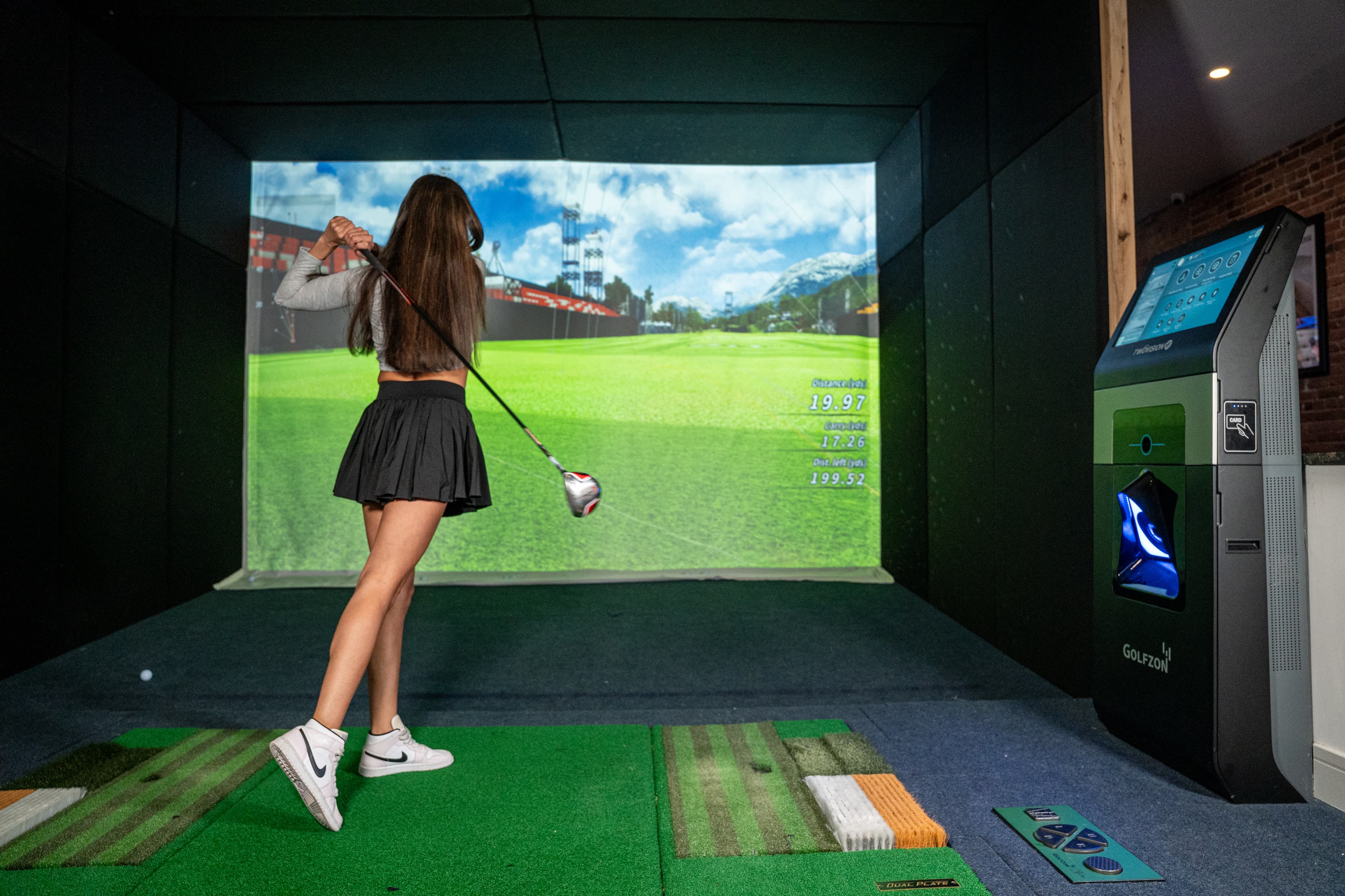 Gilmore Room Golf - Image 8