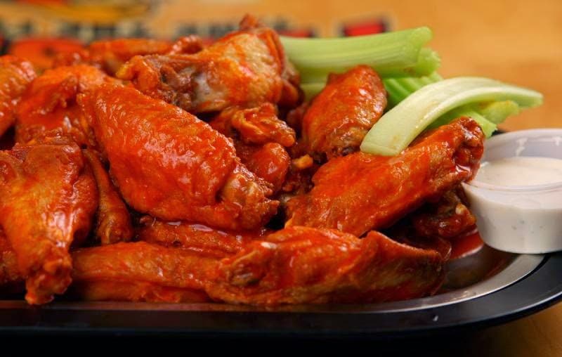 Mackenzies Sports Tavern - Image 1