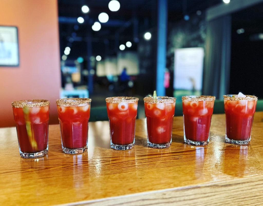 FarAway Greens Indoor Golf - Image 8