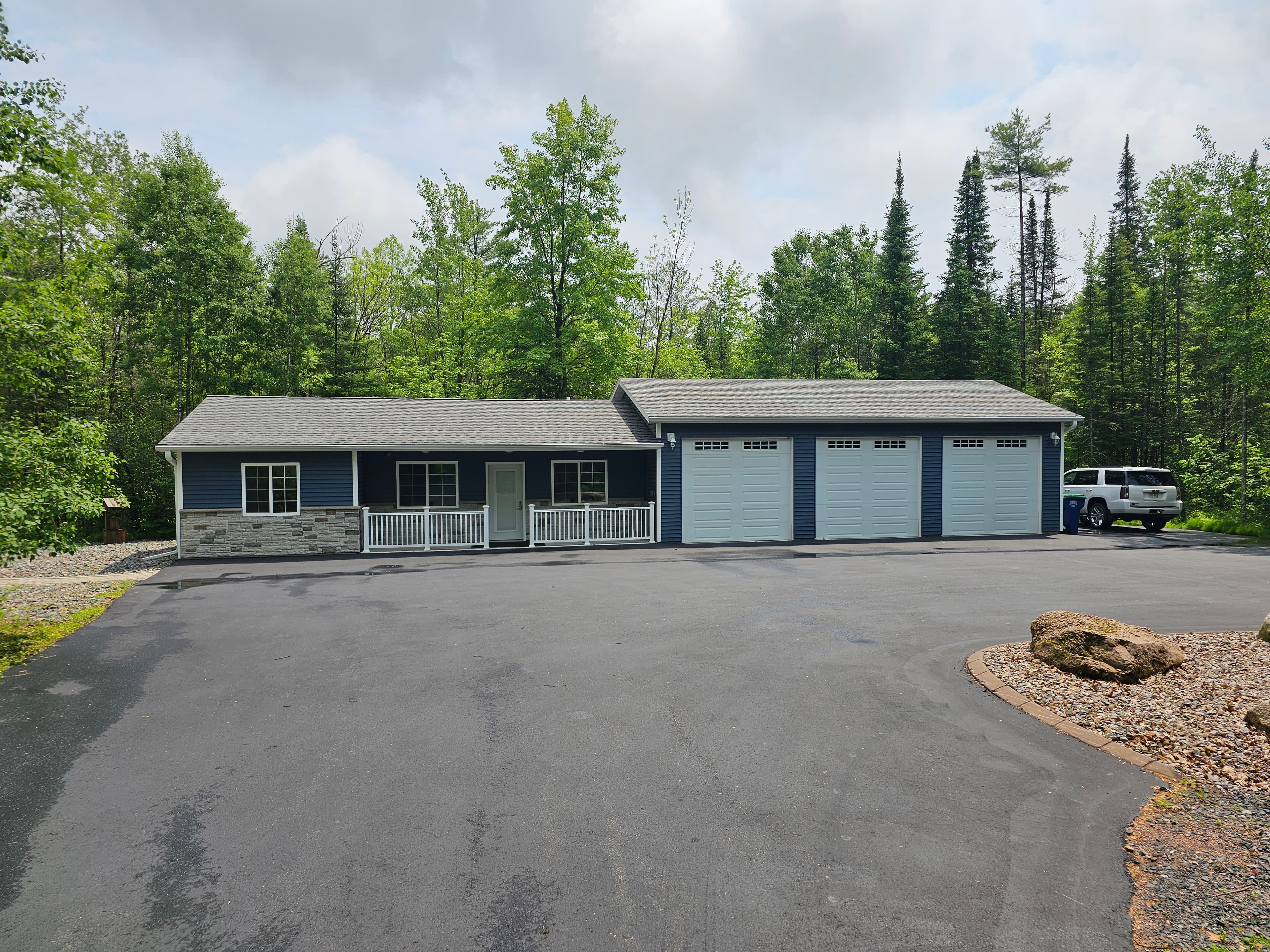 Hatley Golf Garage - Image 1