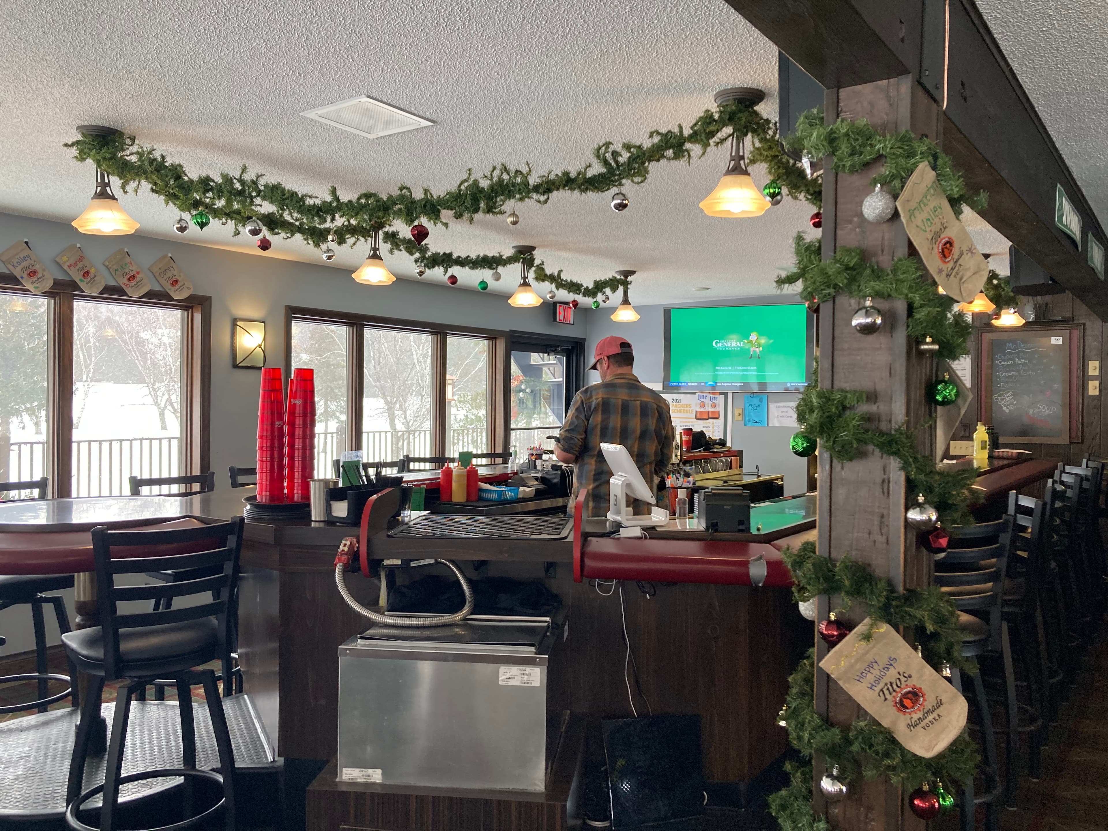 Princeton Valley Golf - Bar - Grill - Image 6