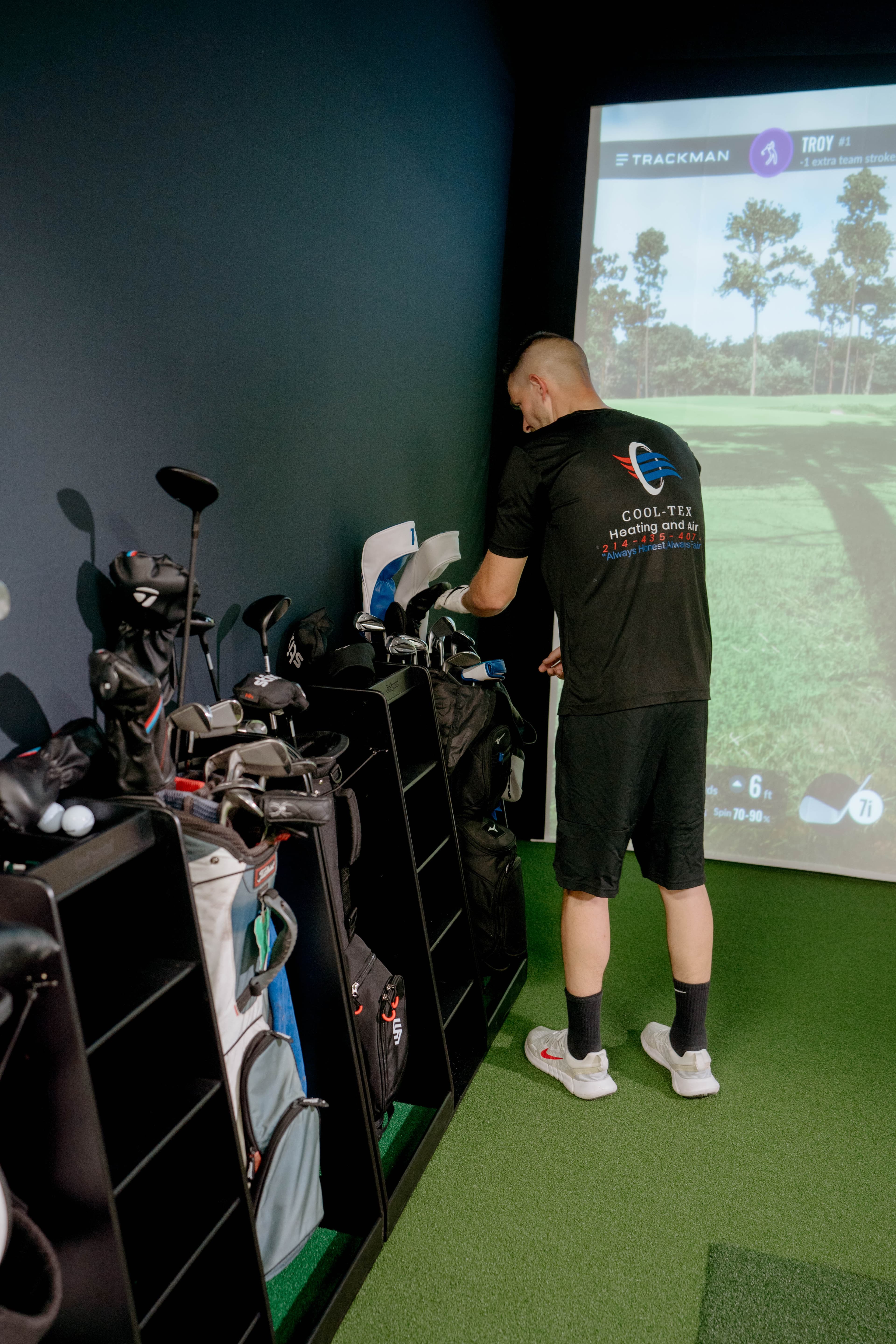 Pin High Indoor Golf Club - Image 6