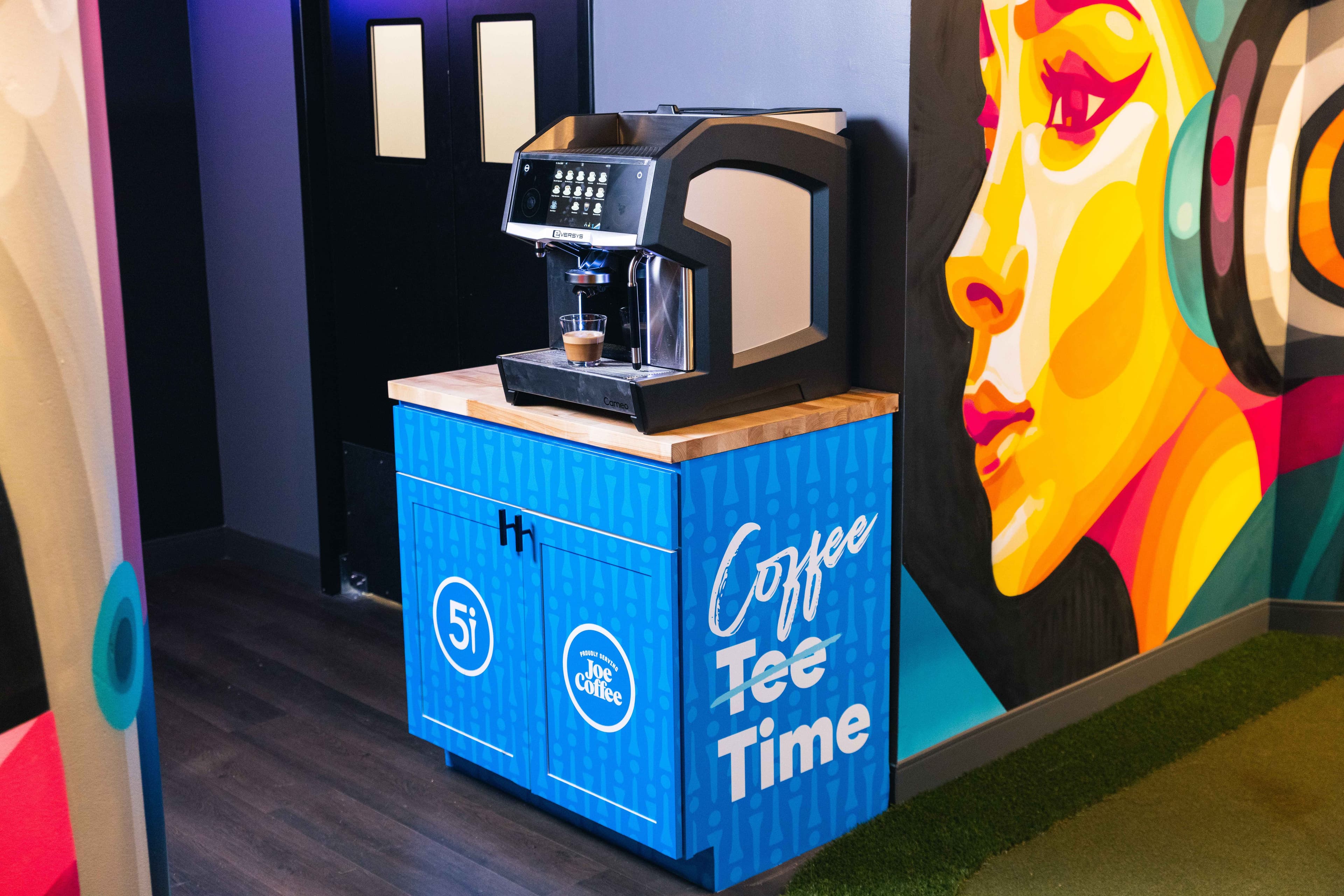 Five Iron Golf - Image 4