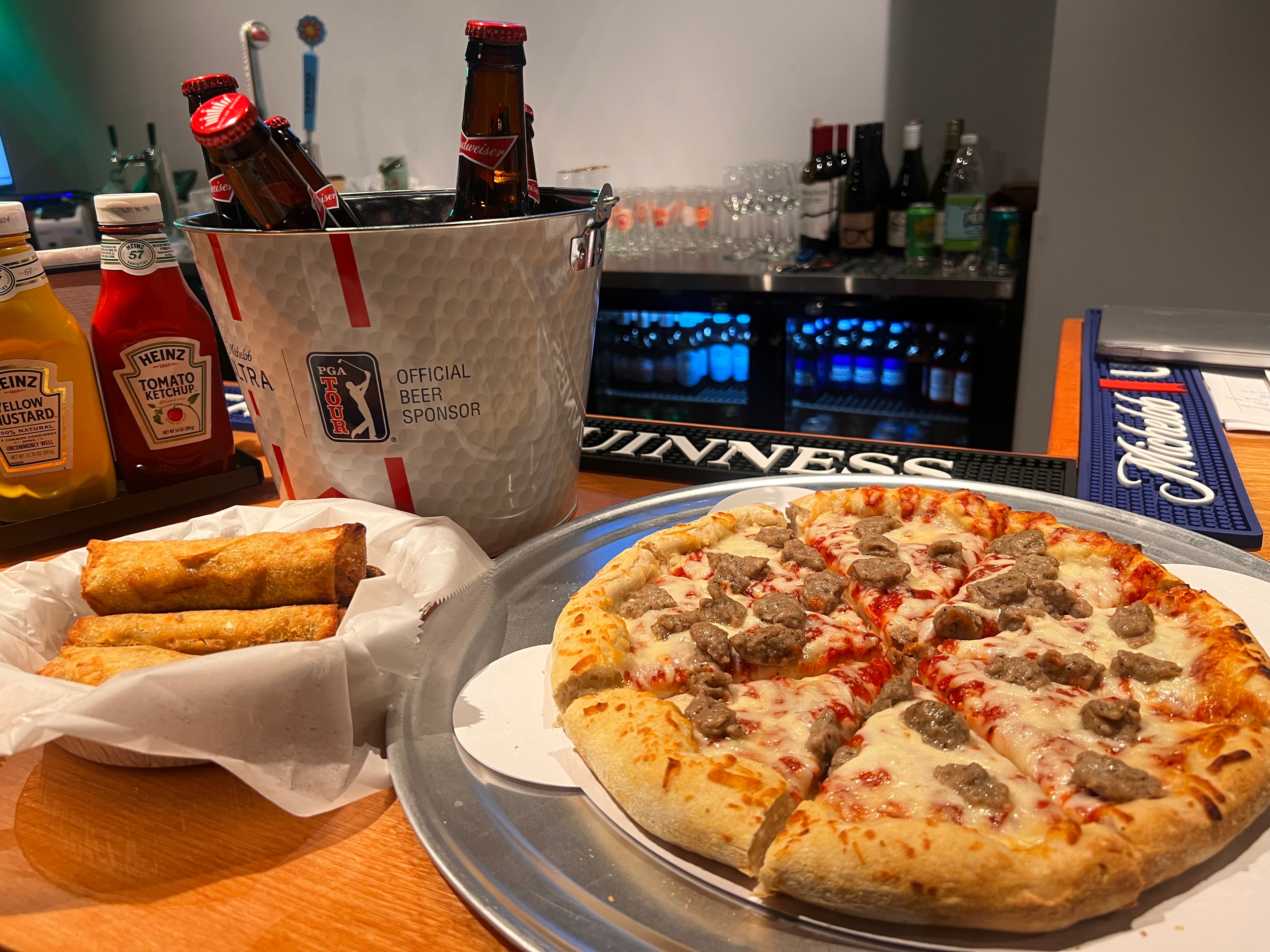 Golf Tavern - Image 5