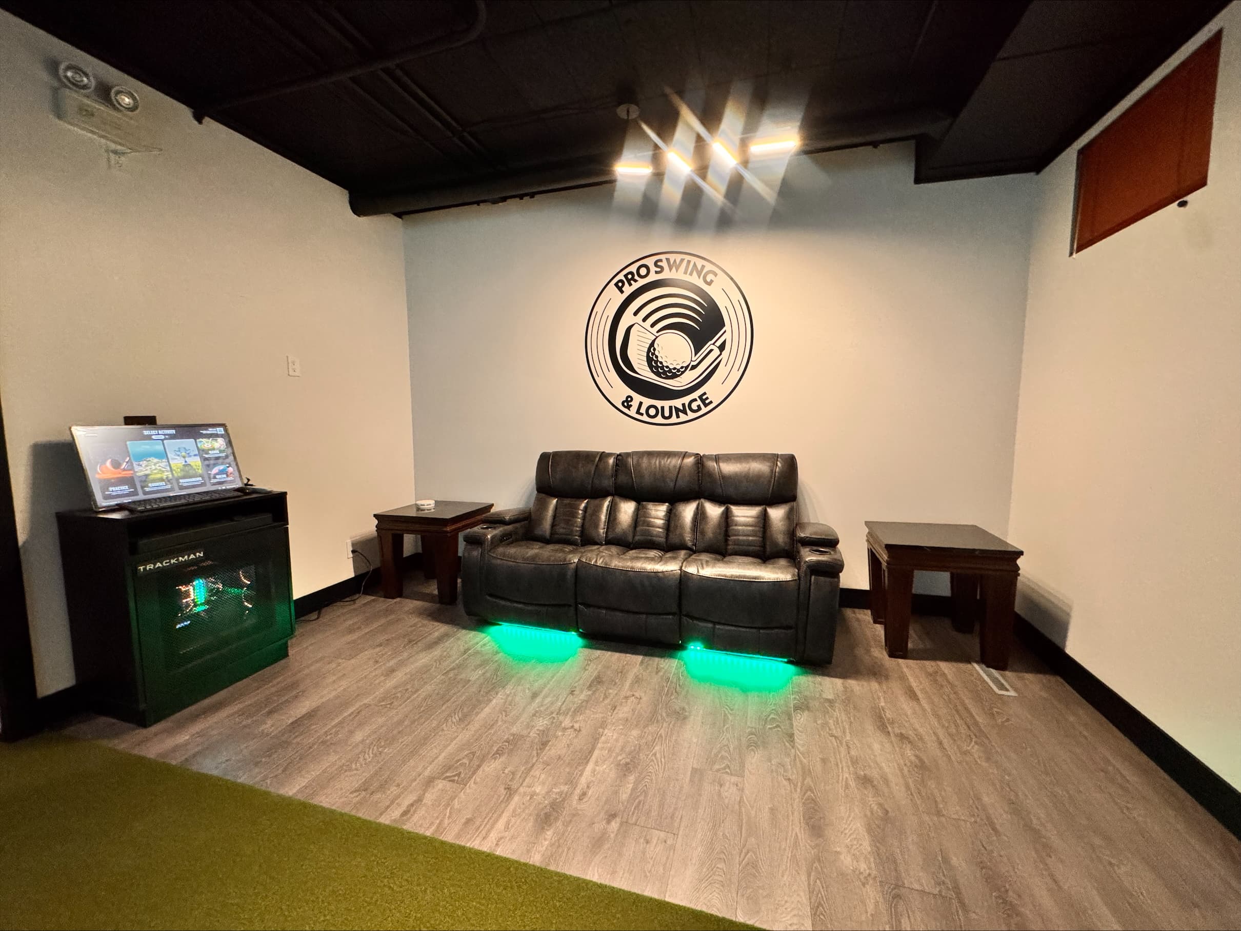Pro Swing & Lounge - Image 5
