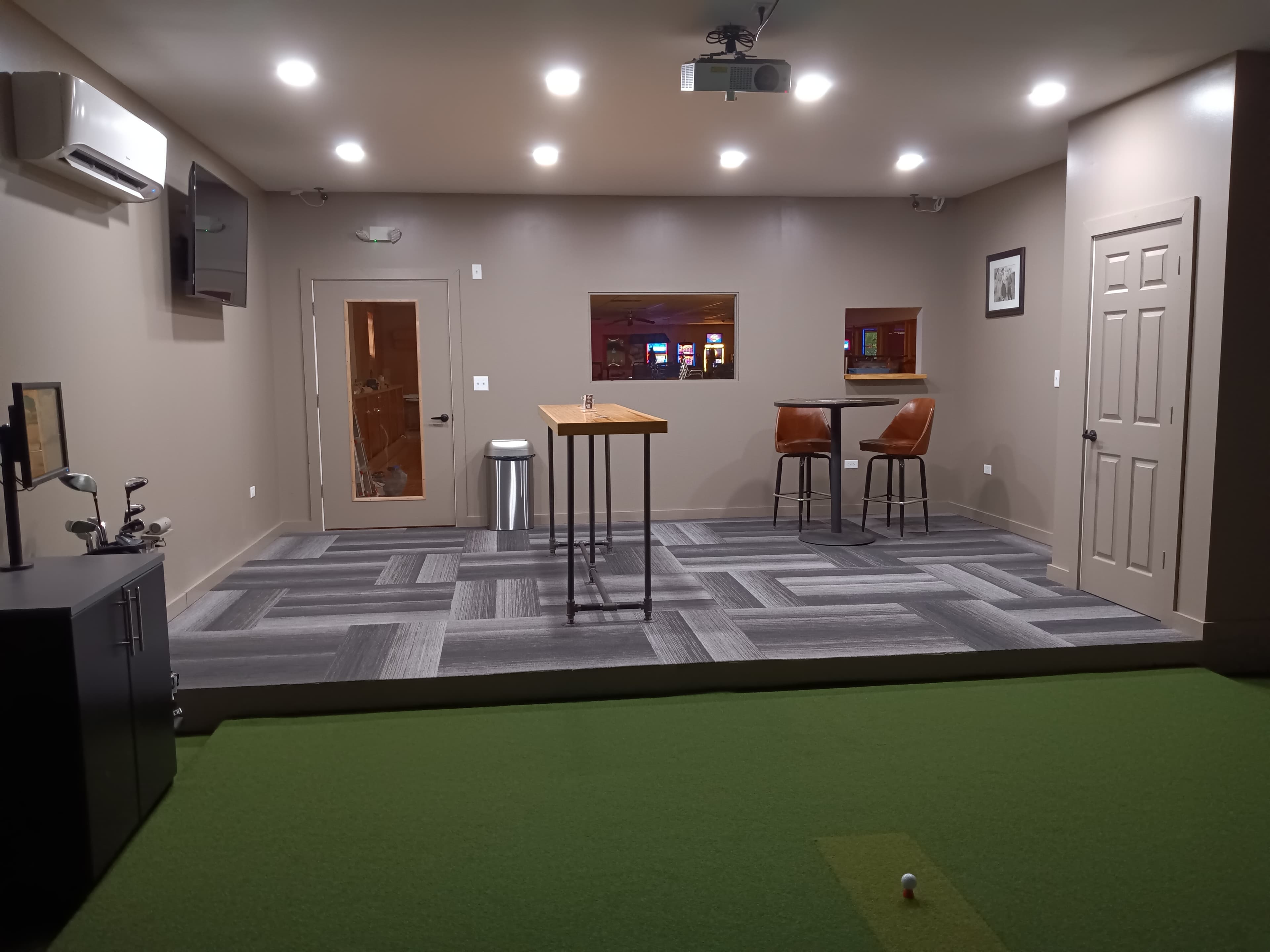 Iron Cave Golf - Image 1