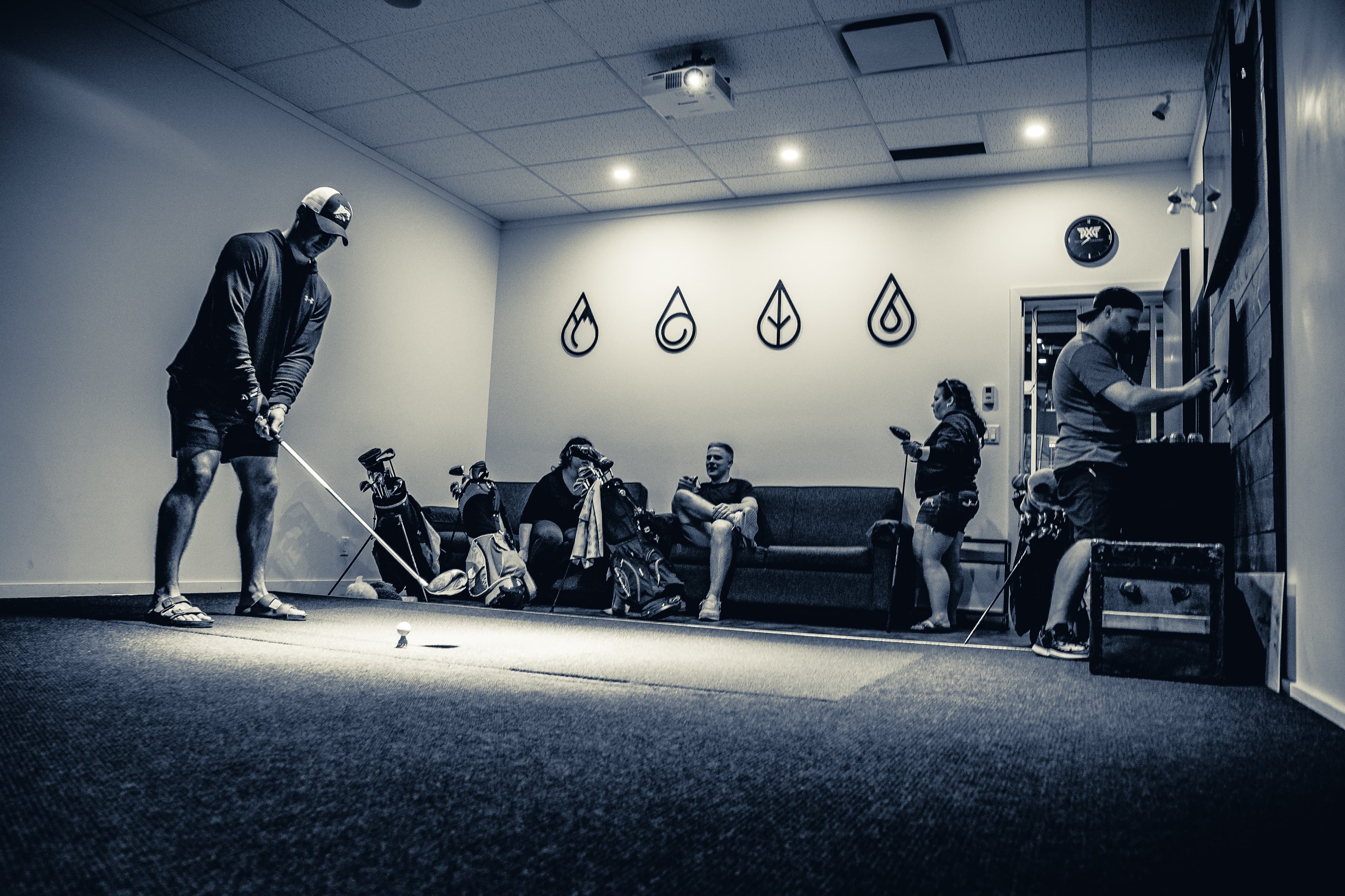 Iron & Wood Golf Simulators - Image 8