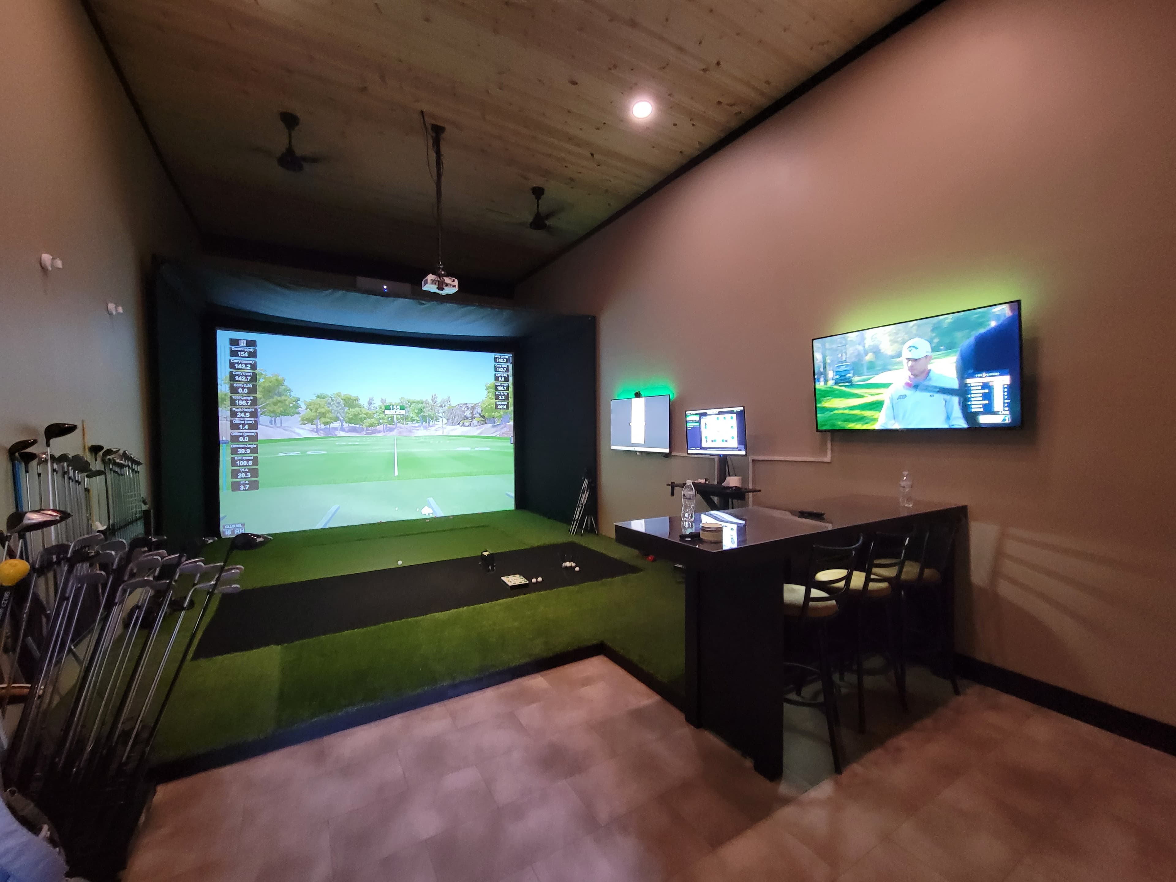 Roxor Golf - Golf Simulators & Golf Clubs - Image 2