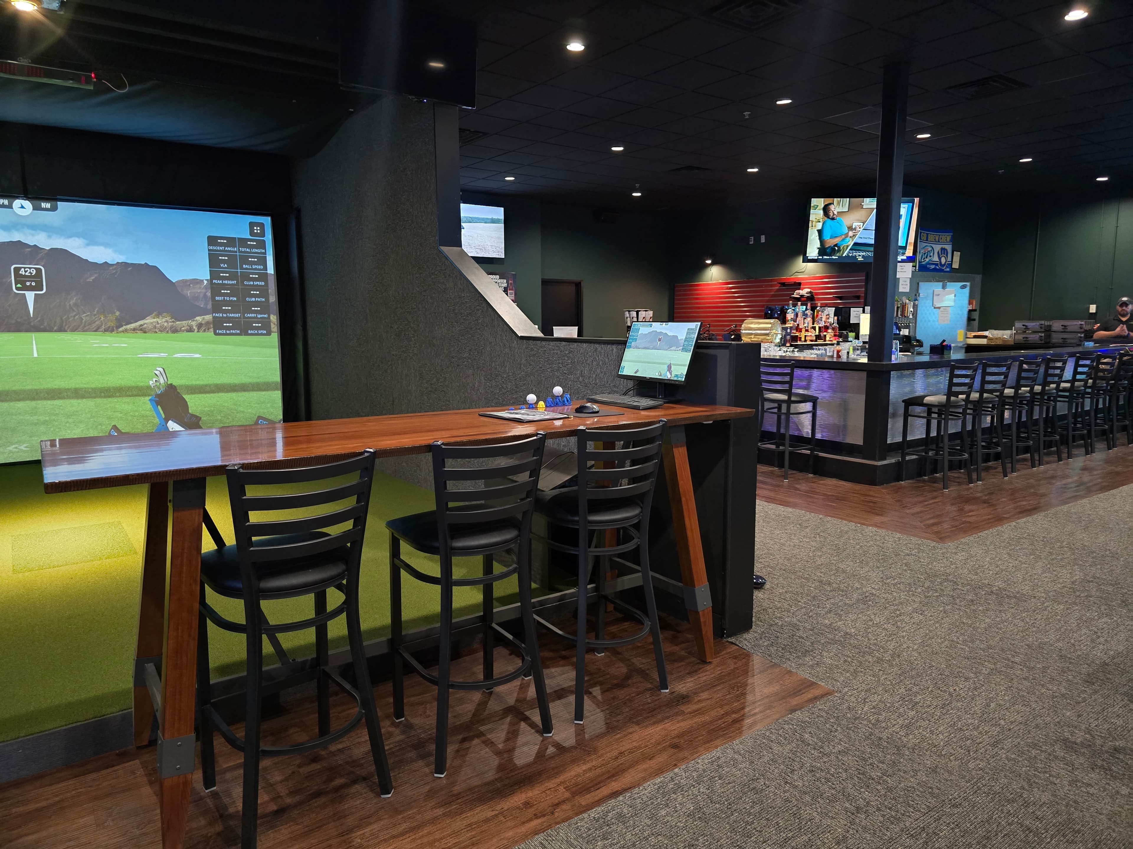 Clubhouse Indoor Golf & Sports Bar - Image 4
