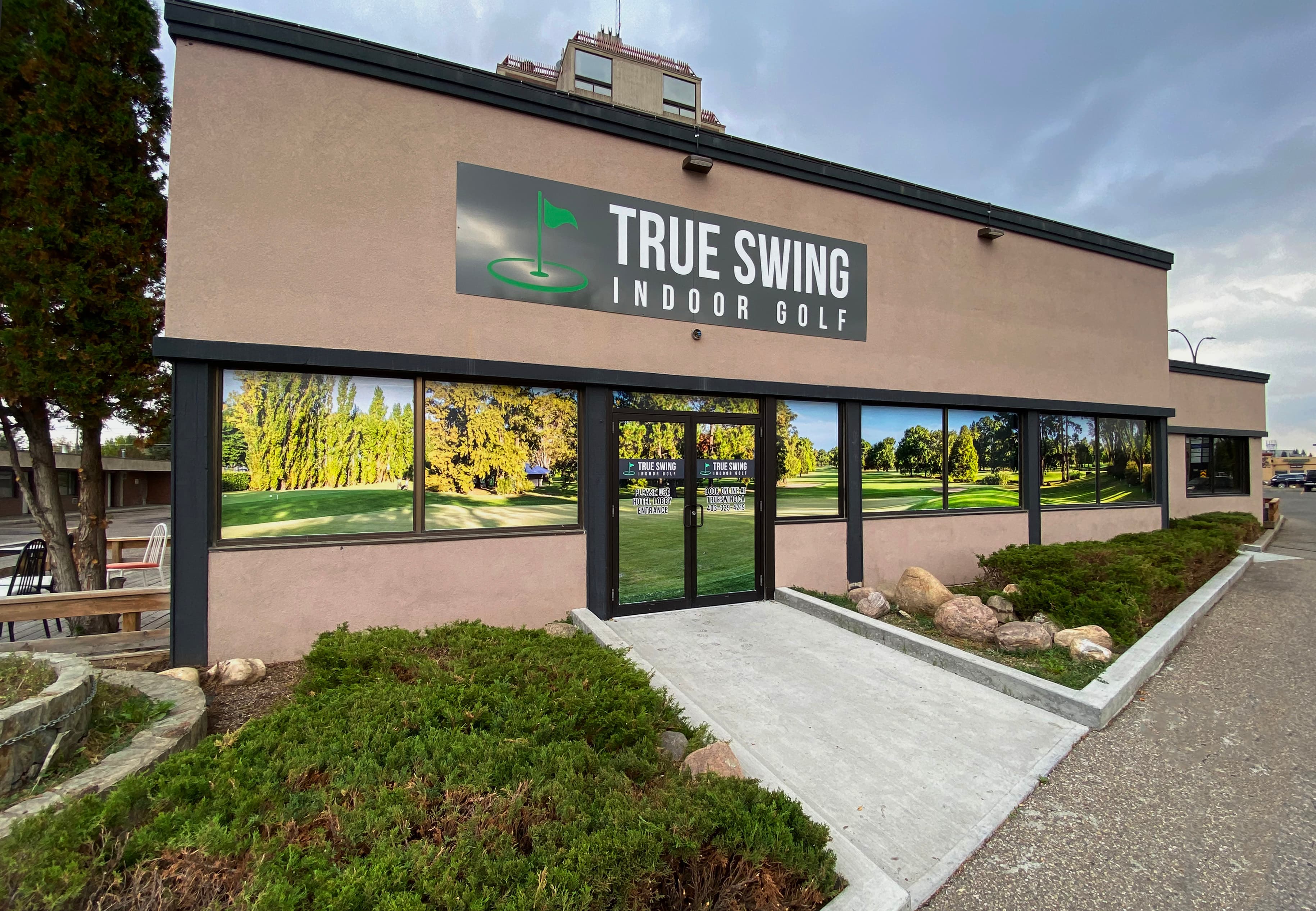 True Swing Indoor Golf - Image 2