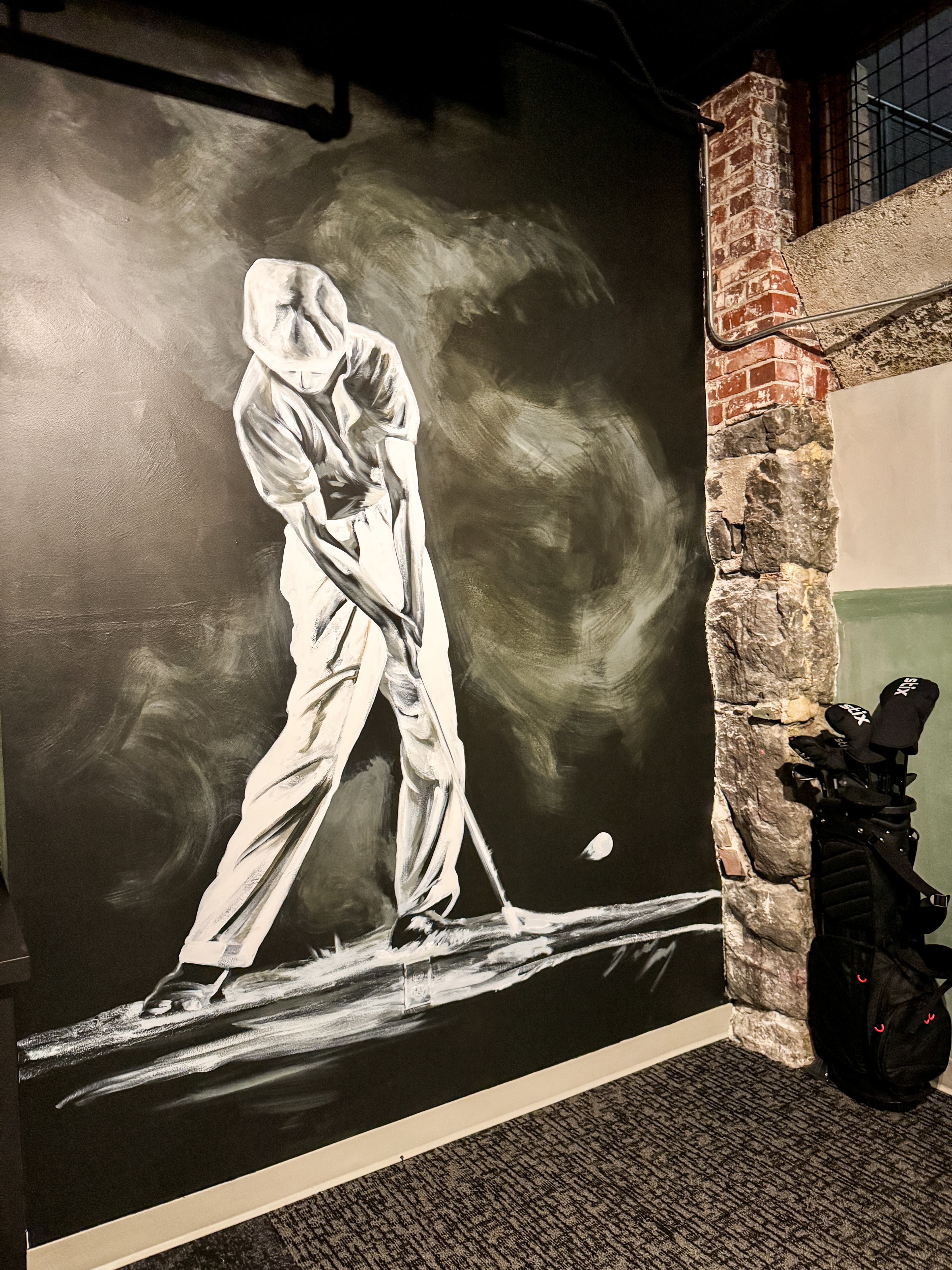 Wonderground Golf Lounge & Liquor Bar - Image 9