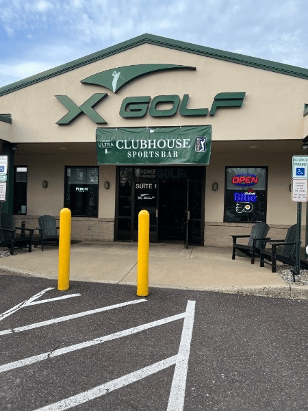 Clubhouse Sports Bar - Image 1