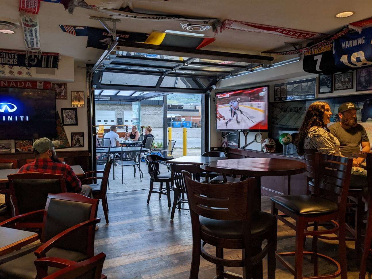 The Roster Sports Club Bar & Grill - Image 1