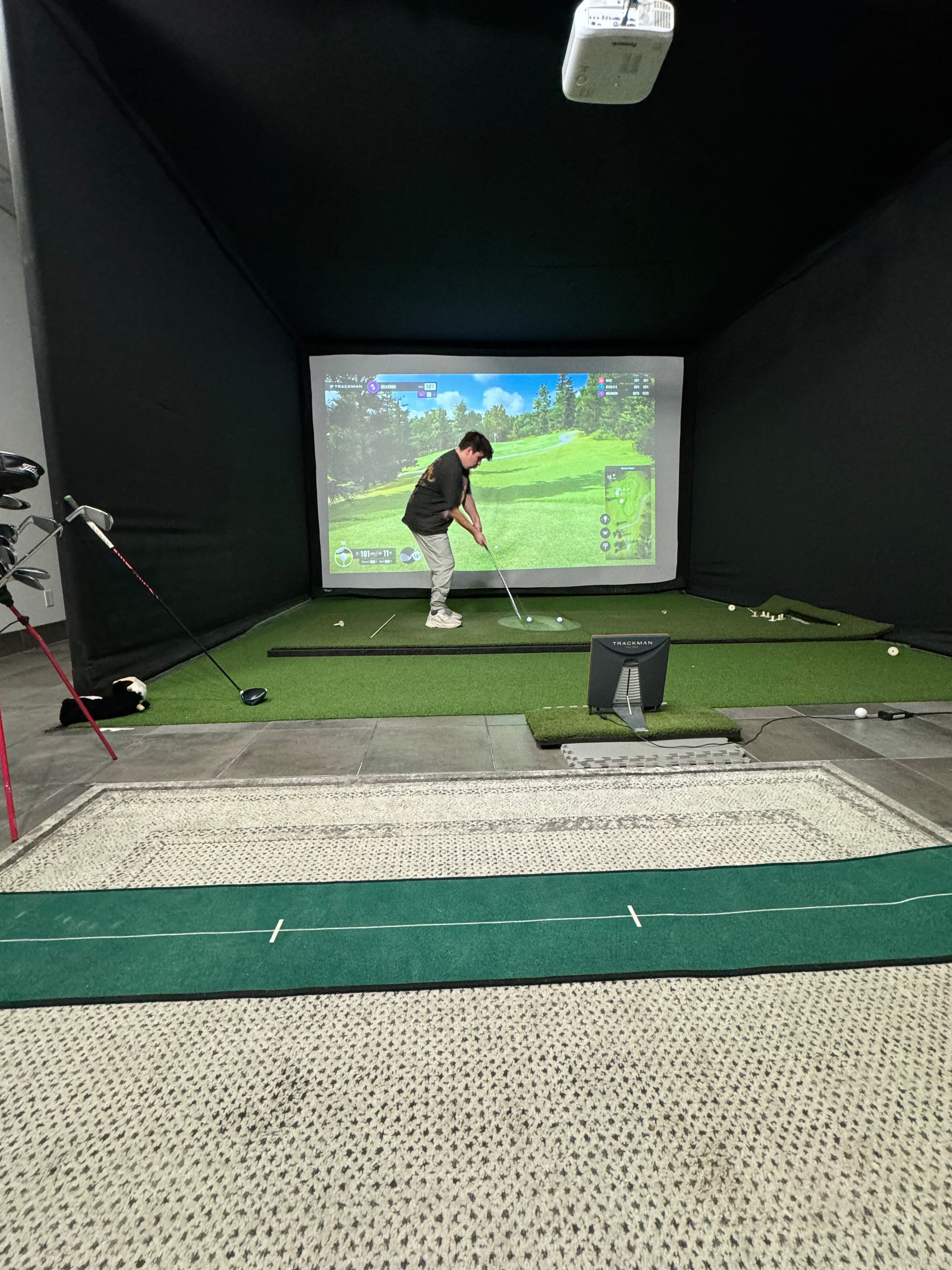 Tracking Par Golf Simulator - Image 1
