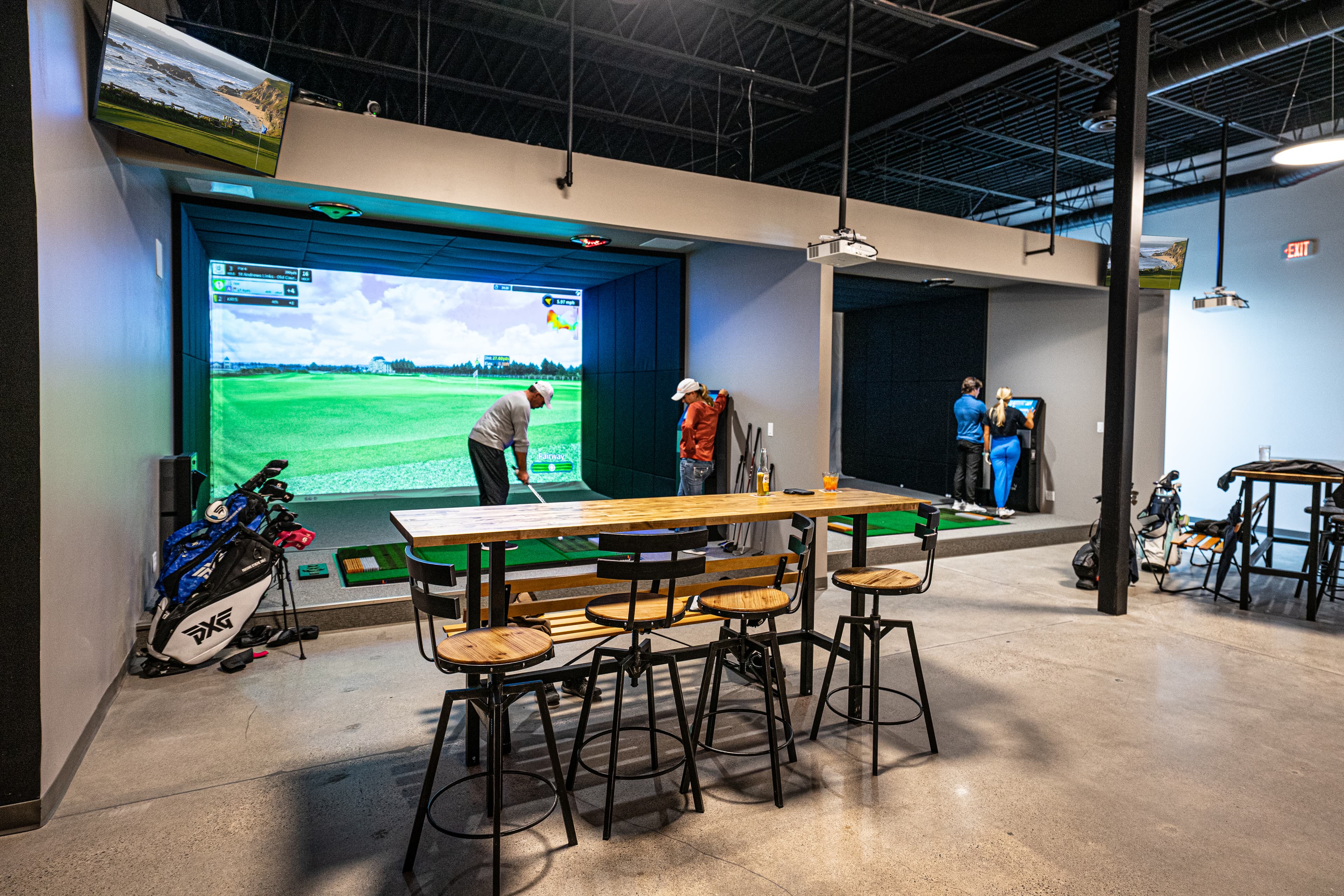Element Indoor Golf - Vadnais Heights - Image 1